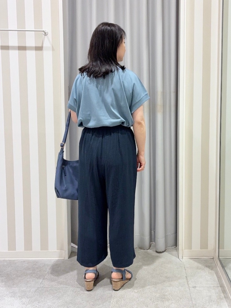 vanseさんの「SHOO･LA･RUE｜【汗じみ防止/ひんやり/S-LL】インせず着られる 刺繍ロゴTシャツ」を使ったコーディネート