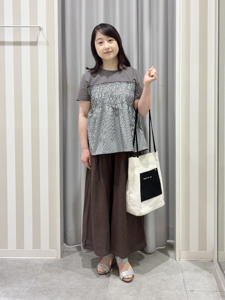 vanseさんの「SHOO･LA･RUE｜【S-LL/洗濯機可】着るだけサマ見え 柄アソートビスチェ風ドッキングTシャツ」を使ったコーディネート
