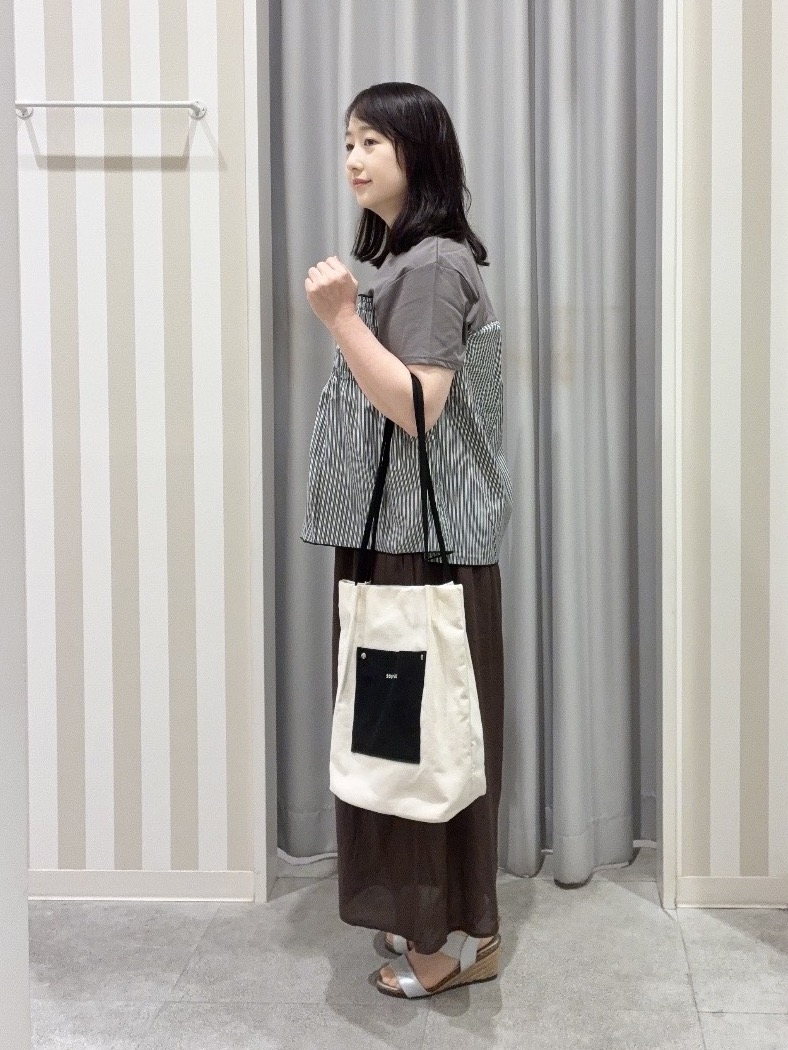 vanseさんの「SHOO･LA･RUE｜【S-LL/洗濯機可】着るだけサマ見え 柄アソートビスチェ風ドッキングTシャツ」を使ったコーディネート