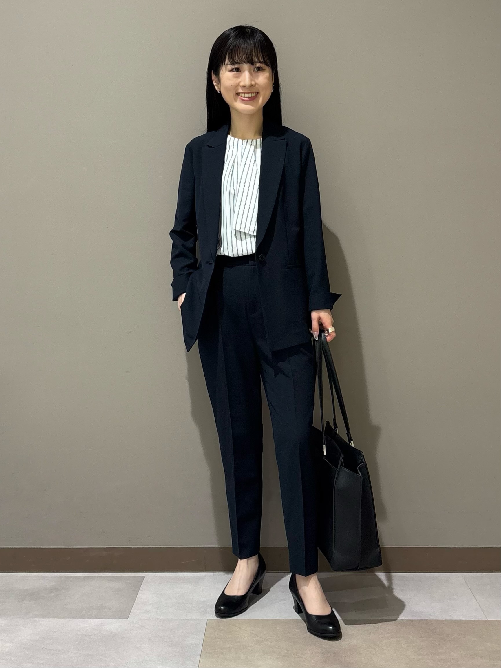 KEIKOさんの「INDIVI｜【洗える／UVケア】ストライプ柄＆無地 ボウタイ風 半袖ブラウス」を使ったコーディネート