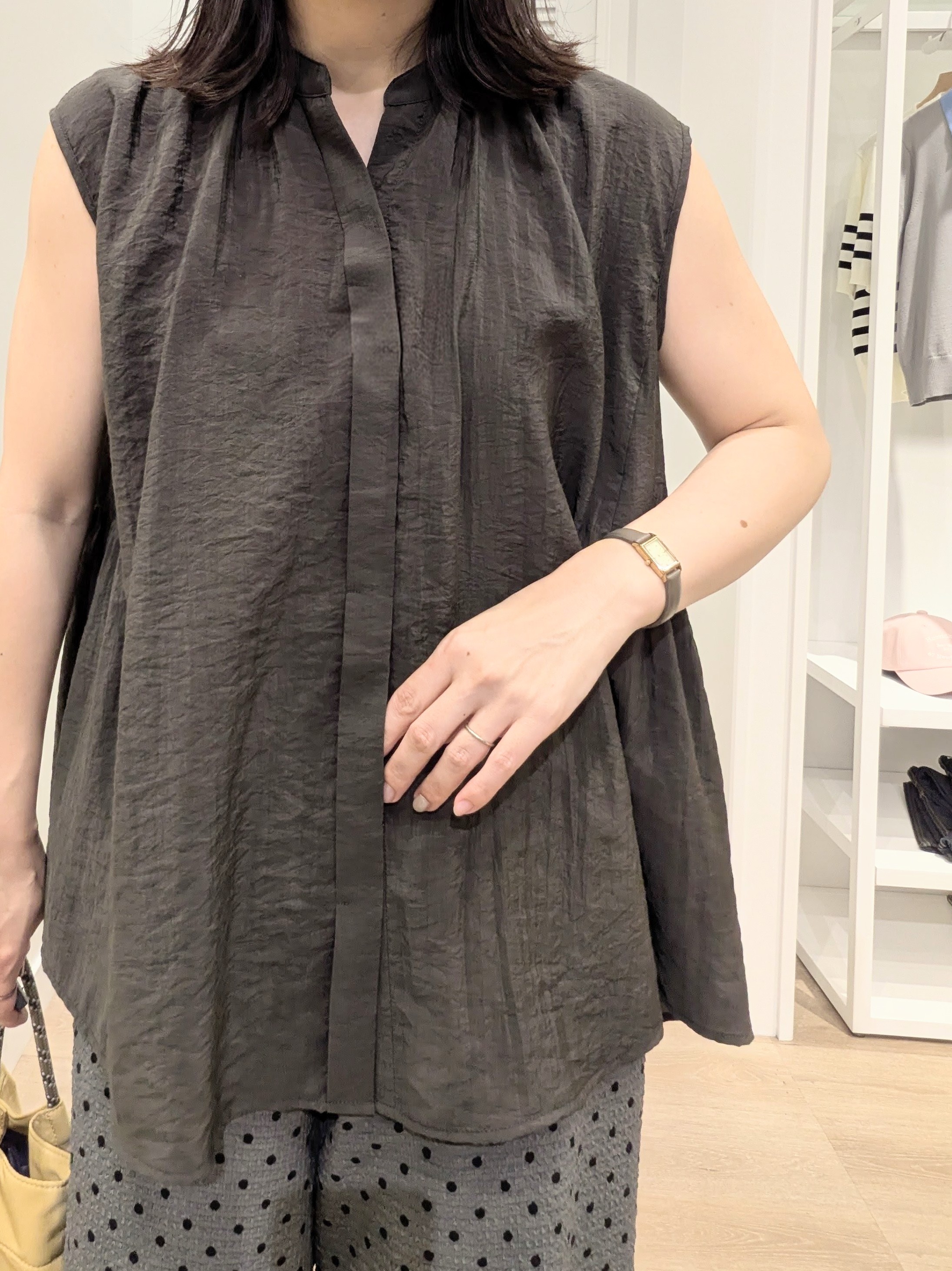 enさんの「Dessin｜ギャザーネック フレンチスリーブブラウス」を使ったコーディネート