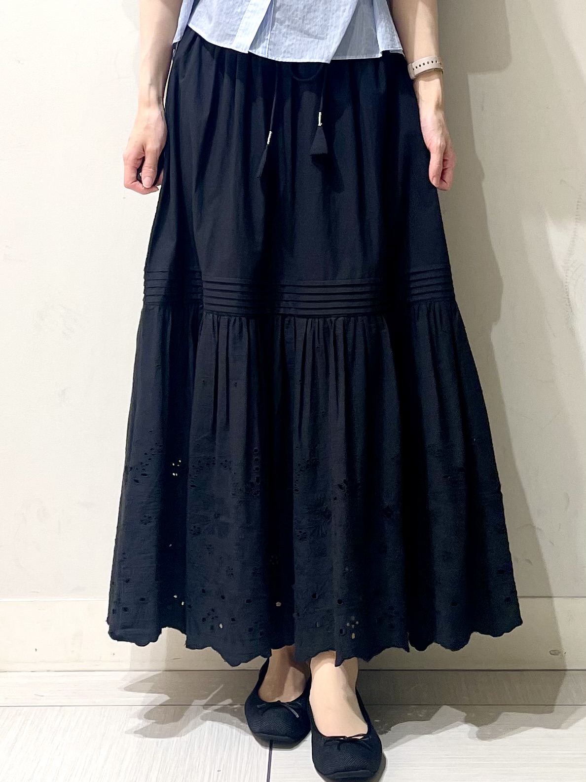 ことさんの「DRESSTERIOR｜【1枚で着映え/ウォッシャブル】ストライプスタンドフリルボリュームスリーブブラウス」を使ったコーディネート
