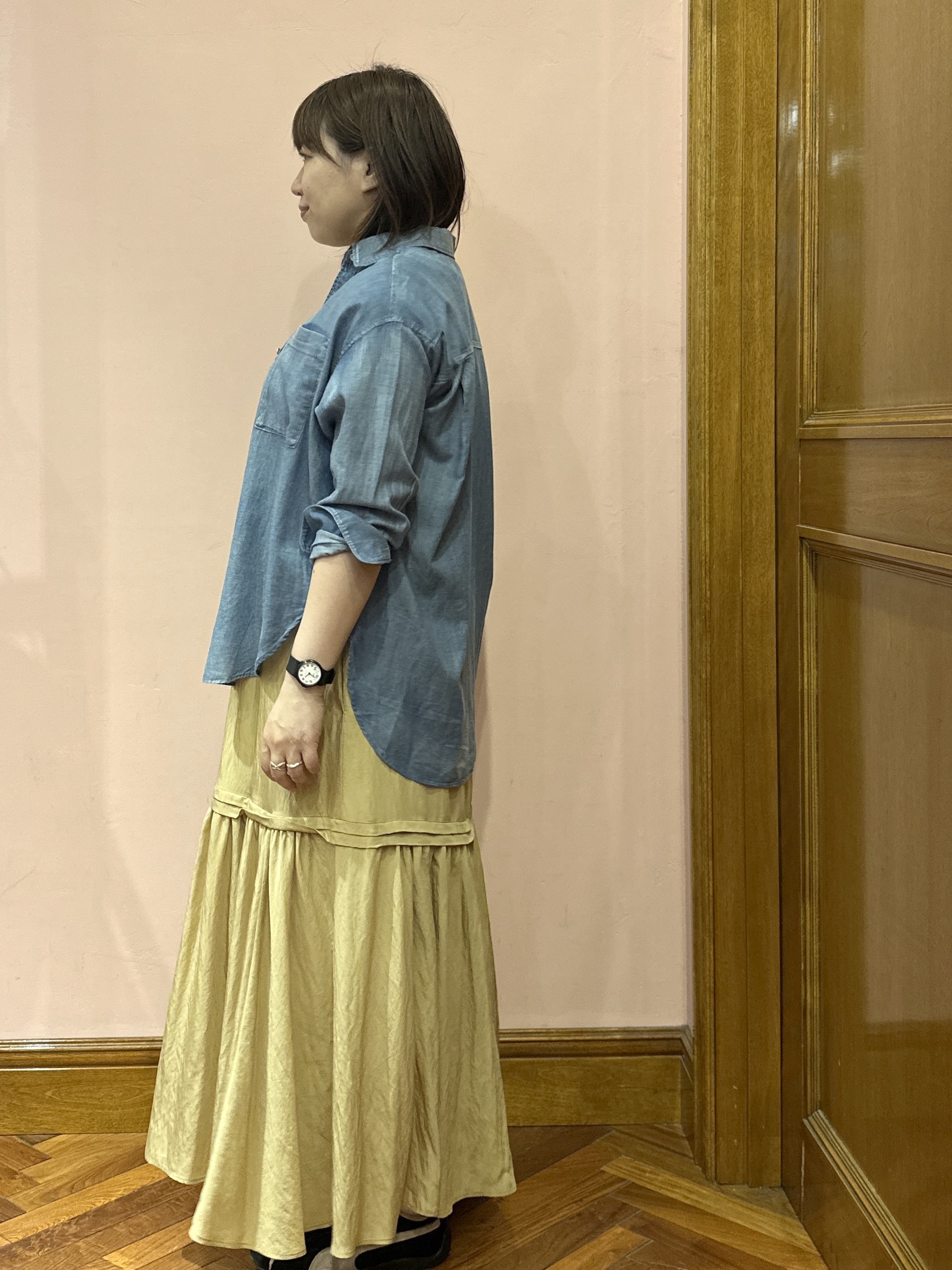 komatsuさんの「DRESSTERIOR｜【夏デニム】シアーデニムシャツ」を使ったコーディネート