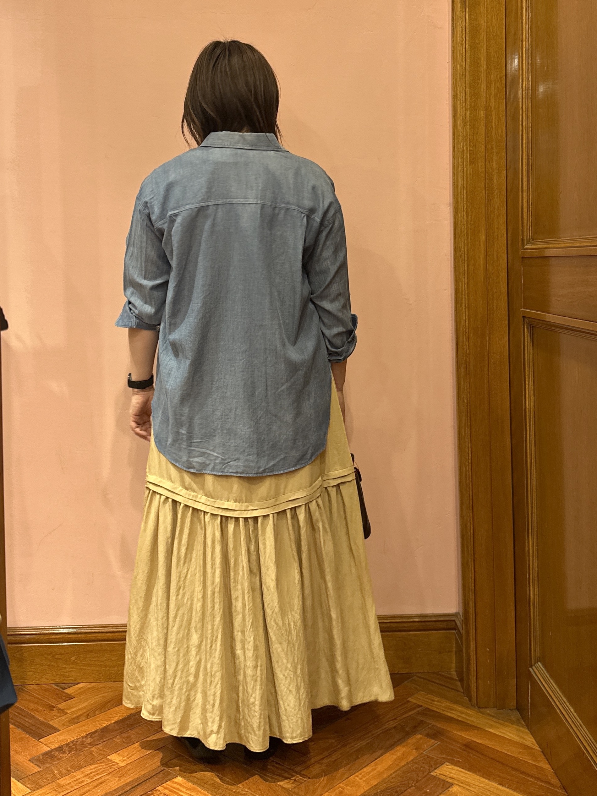 komatsuさんの「DRESSTERIOR｜【夏デニム】シアーデニムシャツ」を使ったコーディネート