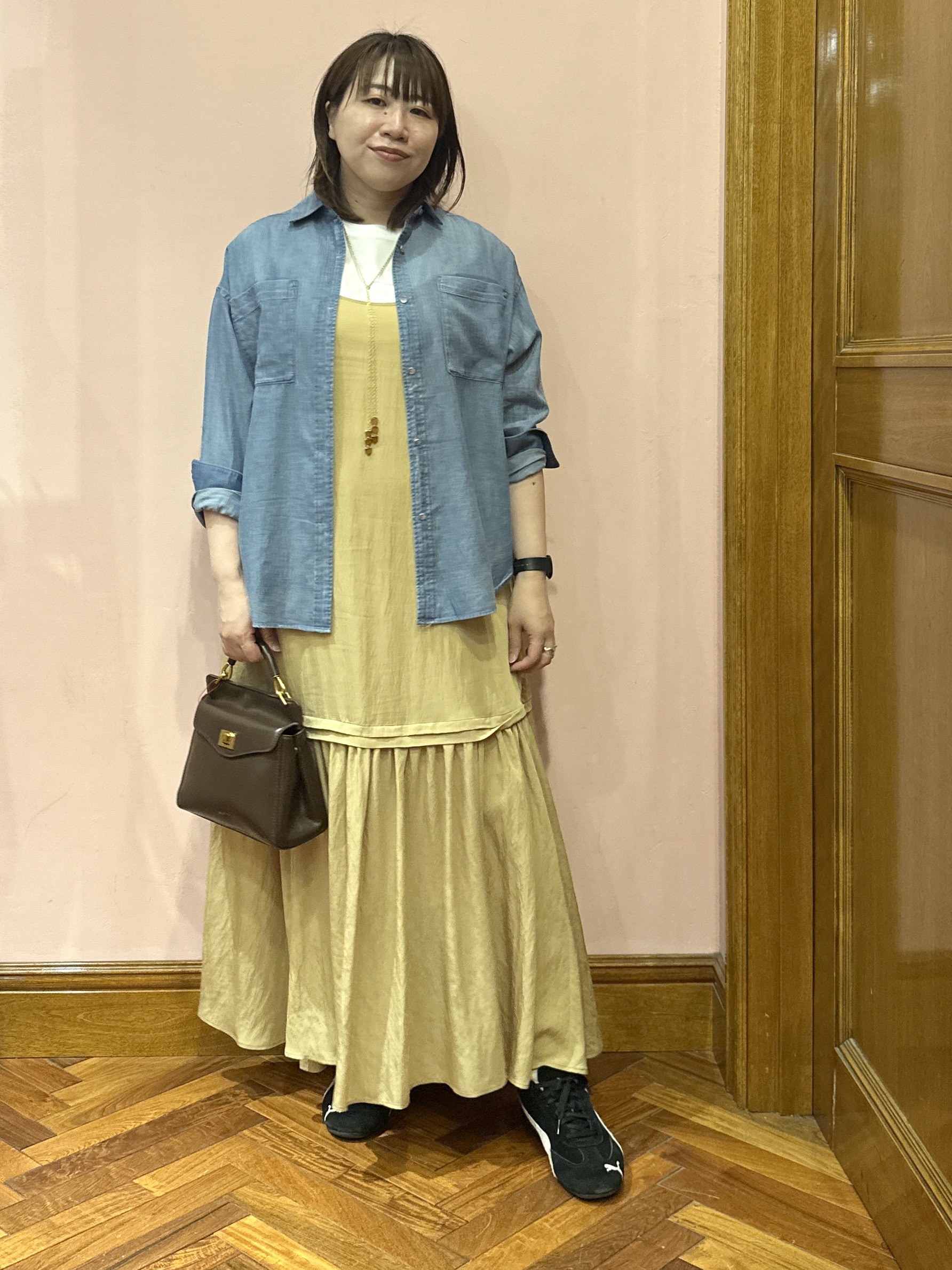 komatsuさんの「DRESSTERIOR｜【夏デニム】シアーデニムシャツ」を使ったコーディネート