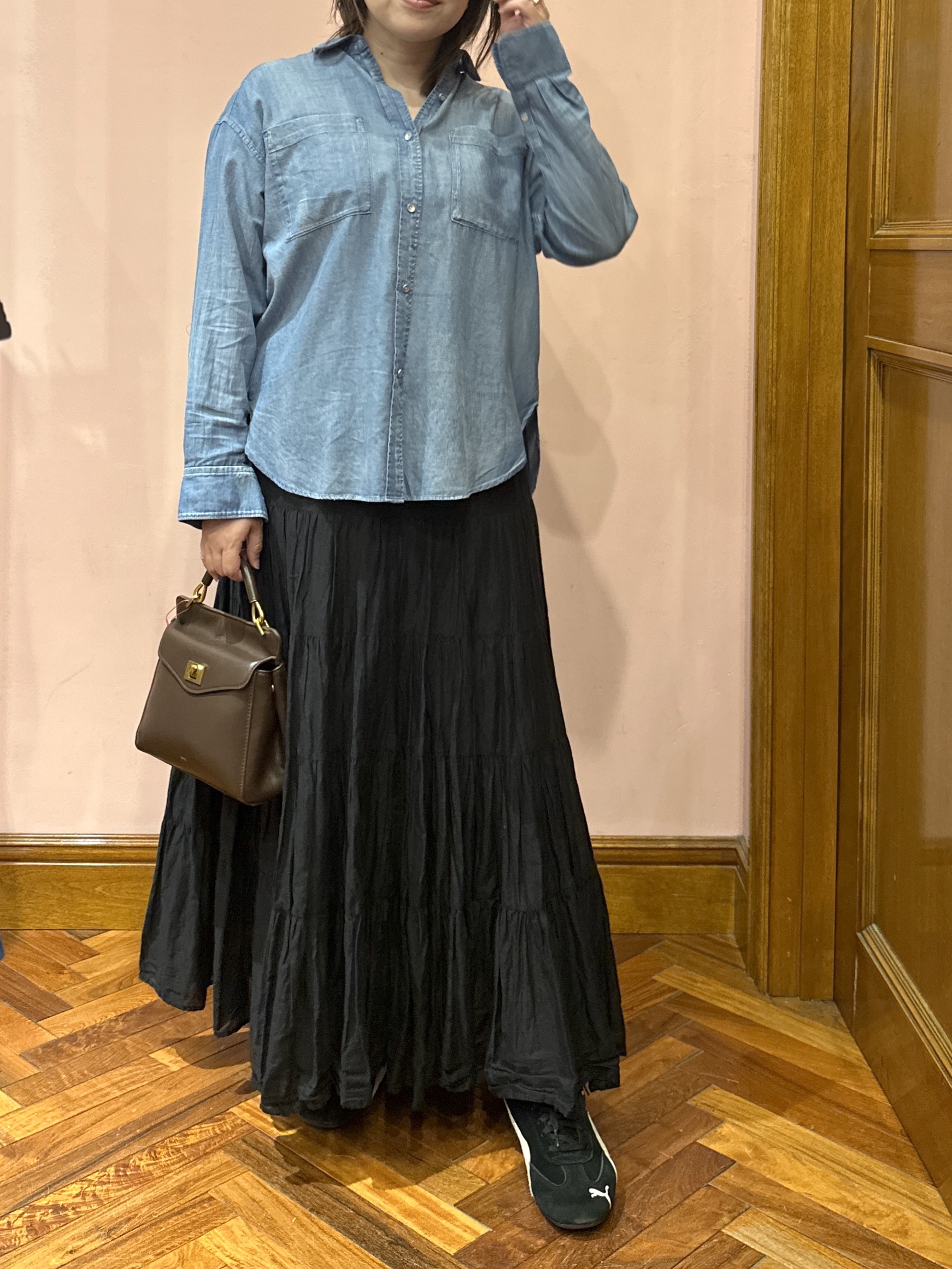 komatsuさんの「DRESSTERIOR｜【夏デニム】シアーデニムシャツ」を使ったコーディネート