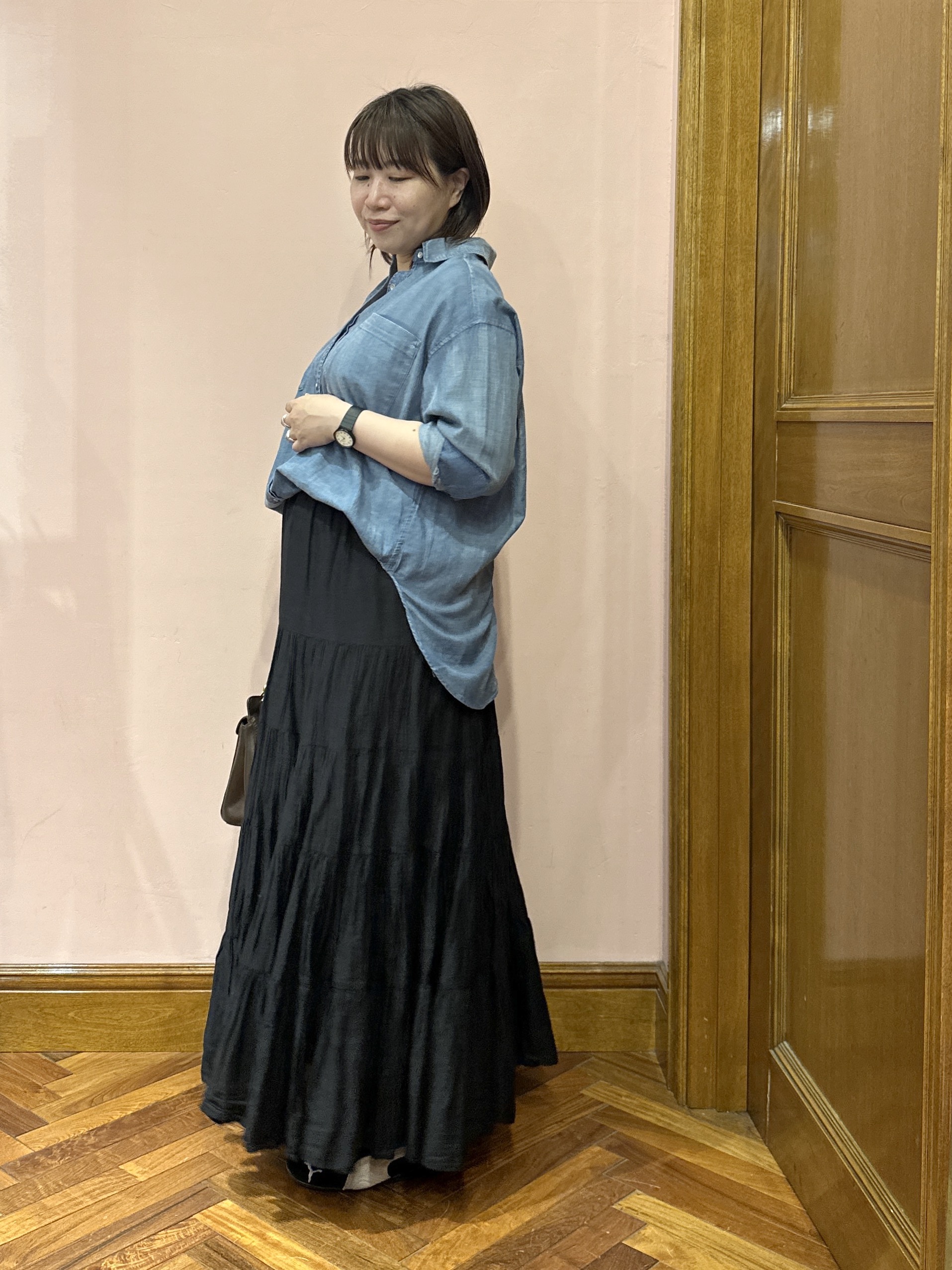 komatsuさんの「DRESSTERIOR｜【夏デニム】シアーデニムシャツ」を使ったコーディネート