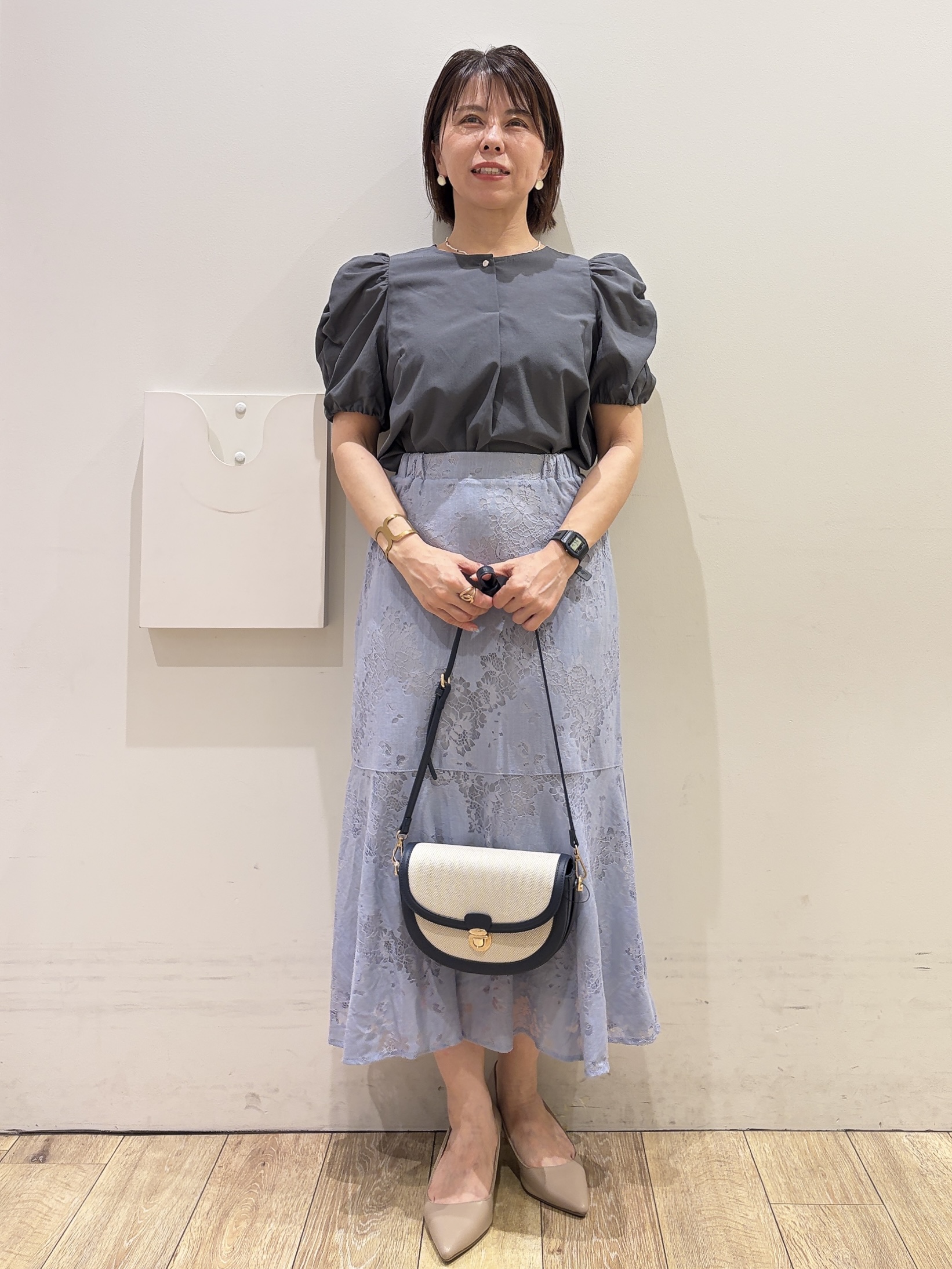 YUKOさんの「index｜【接触冷感／防シワ】シャーリングスリーブブラウス《洗濯機OK》」を使ったコーディネート