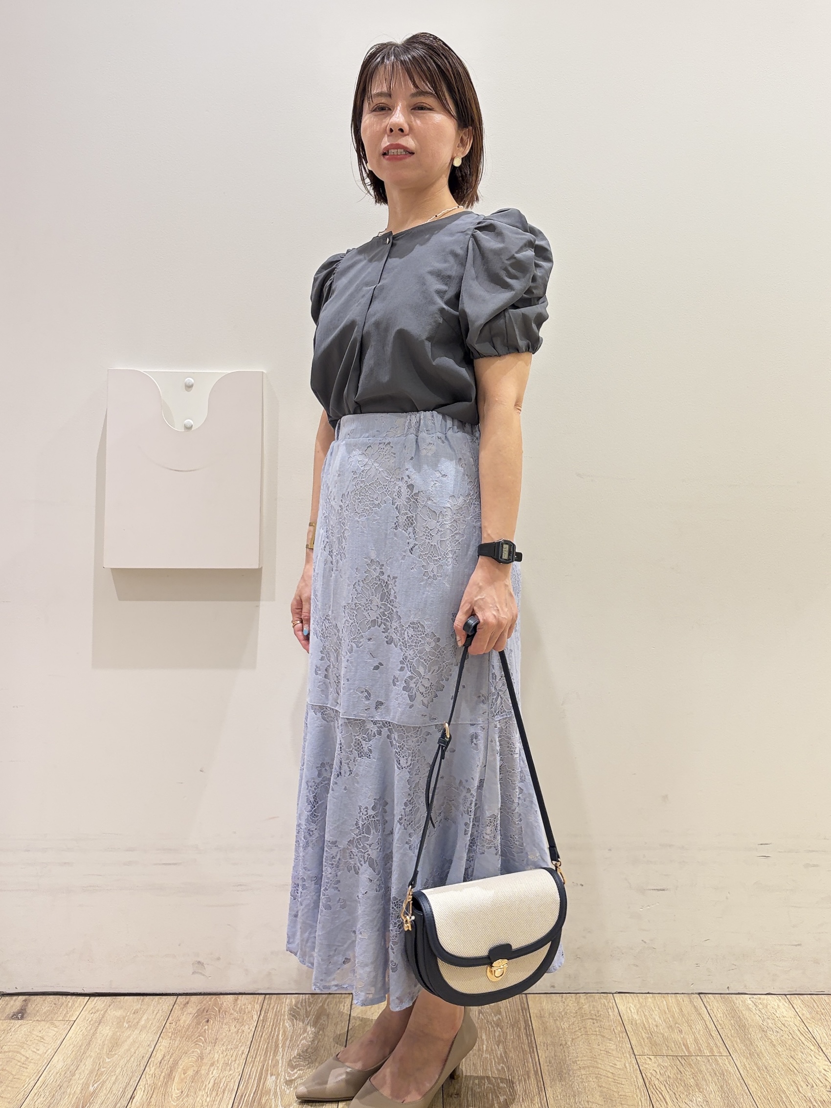 YUKOさんの「index｜【接触冷感／防シワ】シャーリングスリーブブラウス《洗濯機OK》」を使ったコーディネート