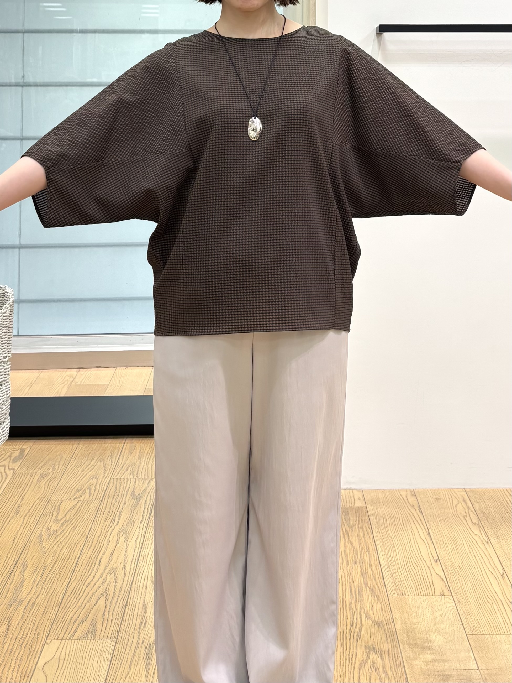 asamiさんの「INDIVI｜【体型カバー】サッカーチェックドルマントップス」を使ったコーディネート