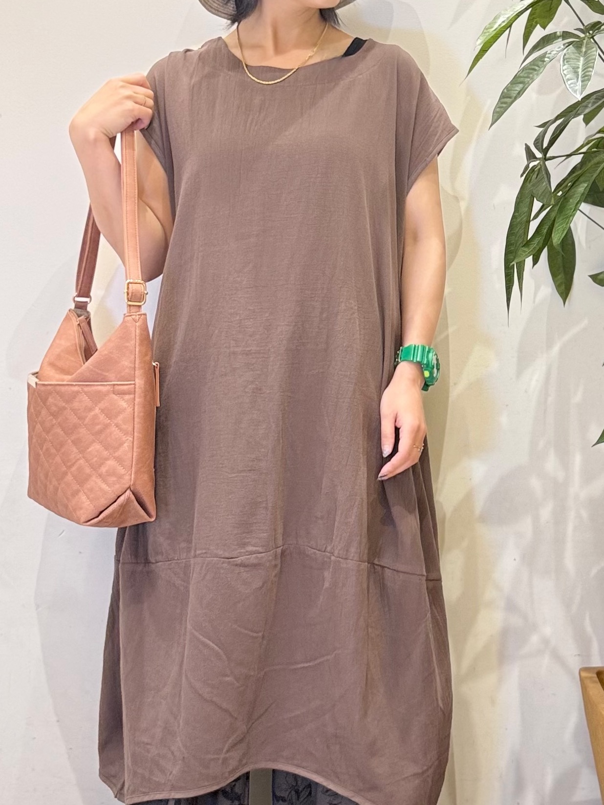 misakiさんの「SHOO･LA･RUE｜【S-LL/洗濯機可/体型カバー】ふんわりラインが女性らしい コクーンワンピース」を使ったコーディネート