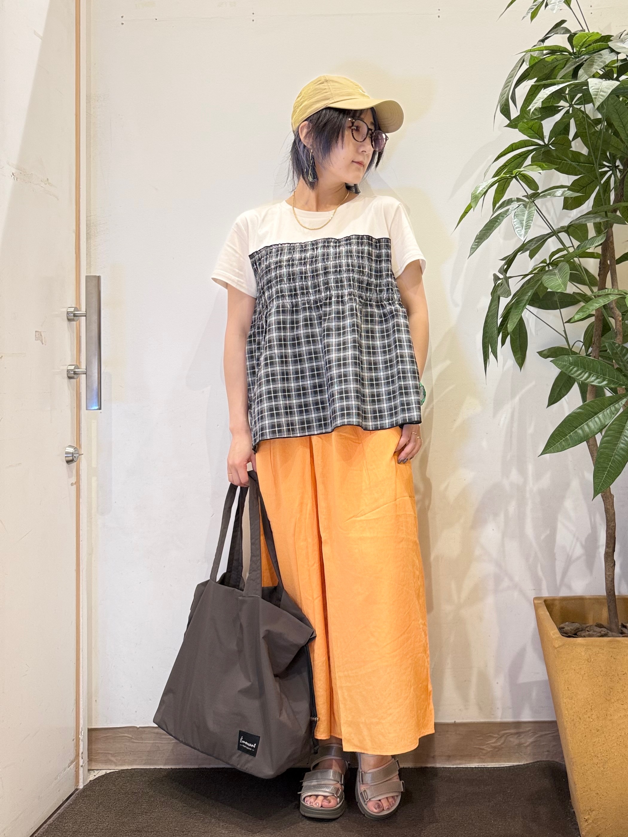 misakiさんの「SHOO･LA･RUE｜【S-LL/洗濯機可】着るだけサマ見え 柄アソートビスチェ風ドッキングTシャツ」を使ったコーディネート