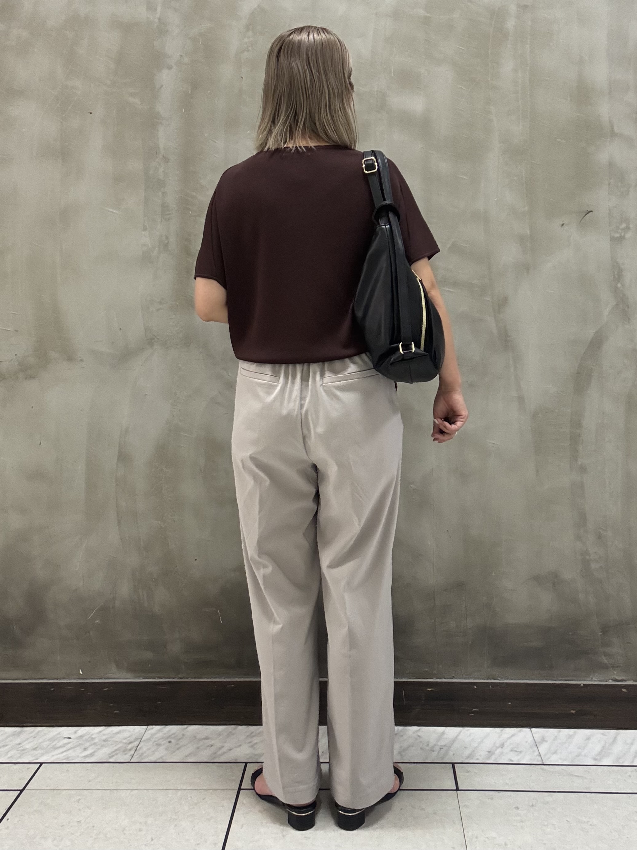 minaさんの「grove｜【シリーズ累計36万枚！名品ニット】やわらかドライタッチ ドルマンニット」を使ったコーディネート