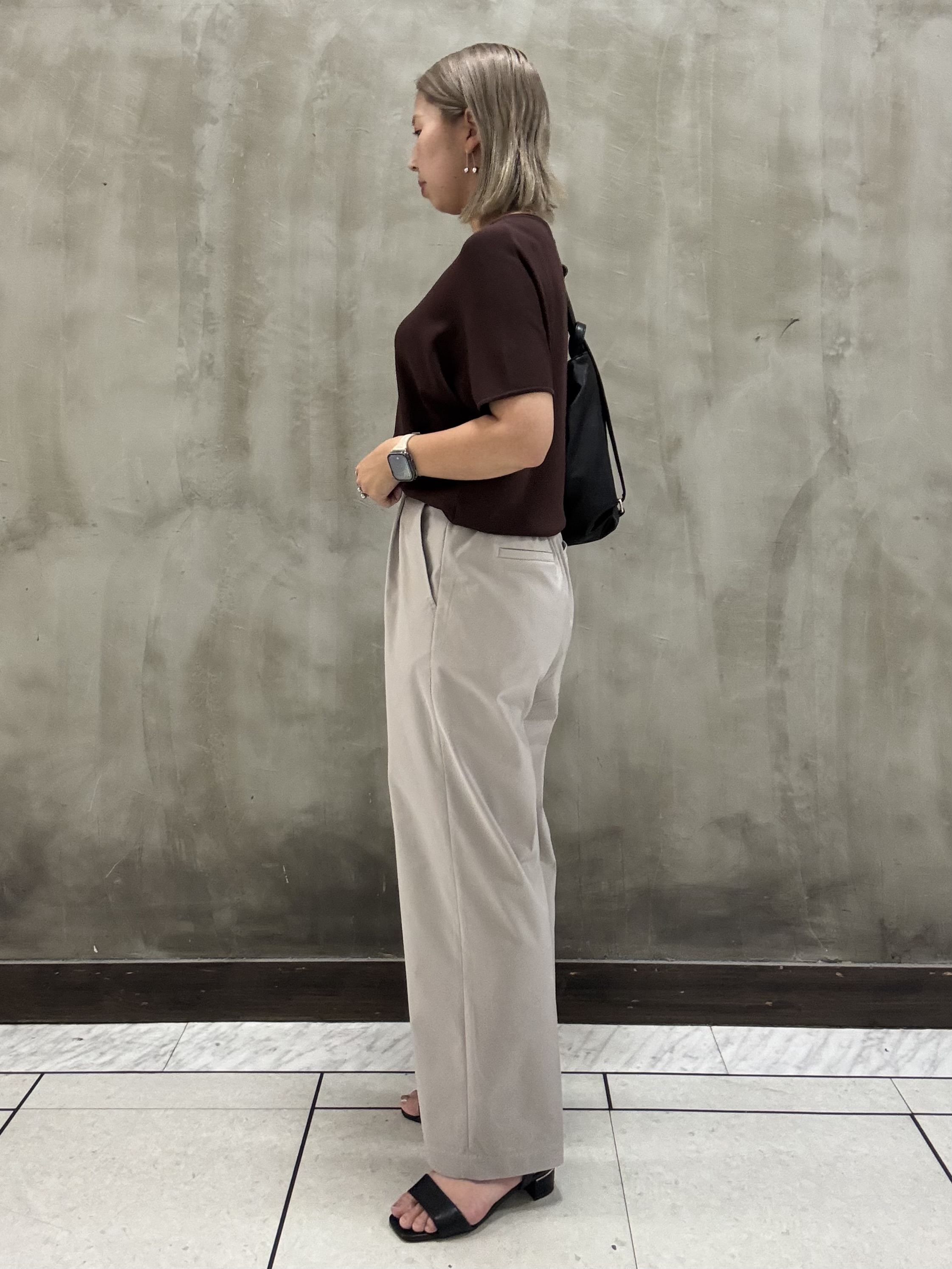 minaさんの「grove｜【シリーズ累計36万枚！名品ニット】やわらかドライタッチ ドルマンニット」を使ったコーディネート