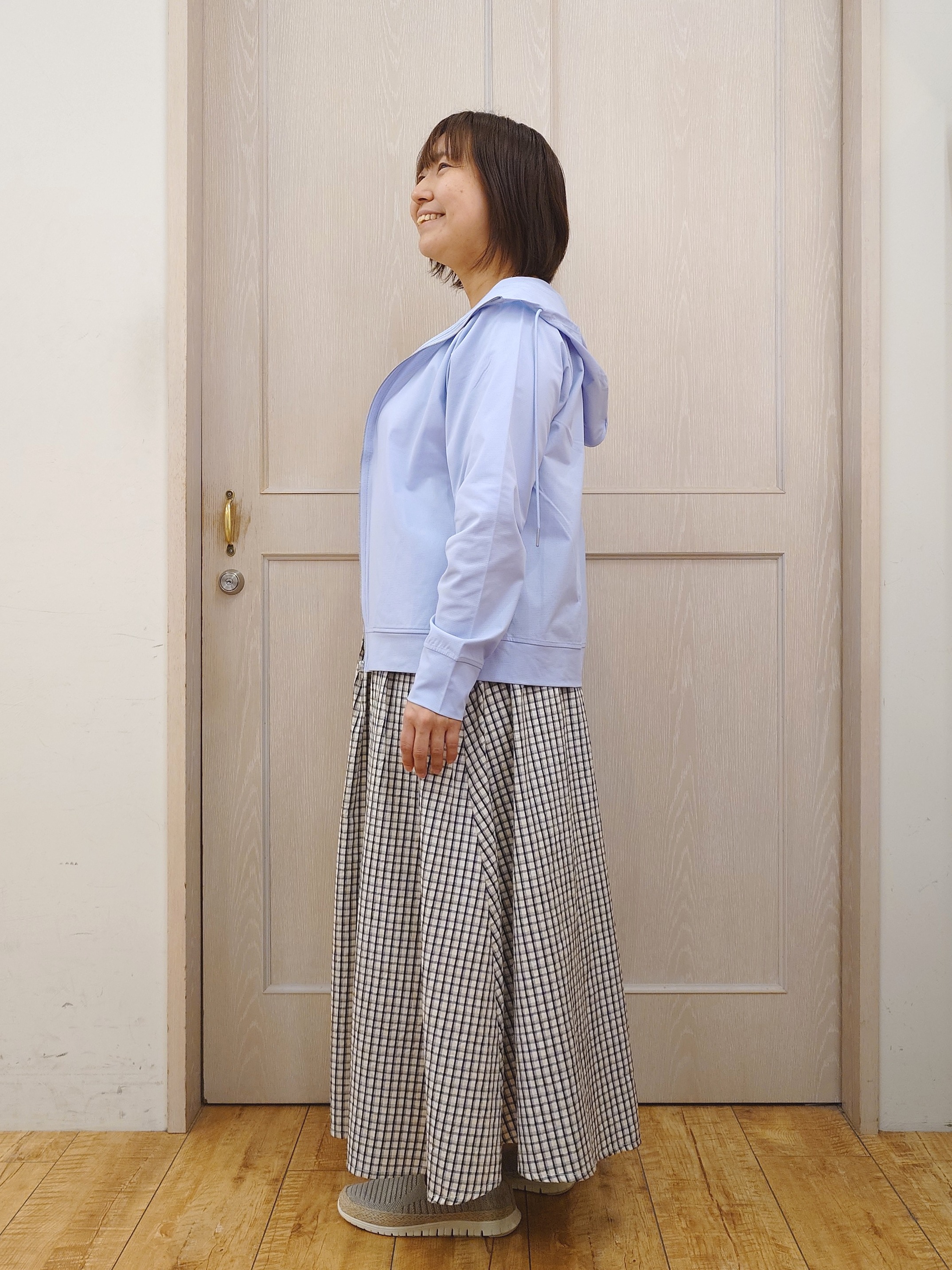 とろろさんの「SHOO･LA･RUE｜【ひんやり/UV/洗濯機可】日焼け対策も快適に 指穴つき ジップパーカー」を使ったコーディネート