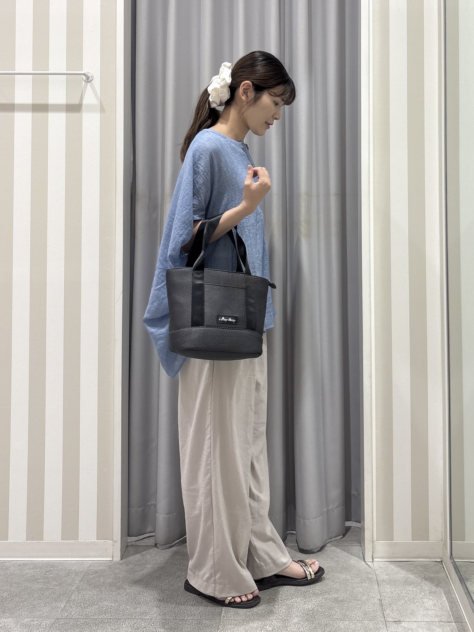 Rikaさんの「SHOO･LA･RUE｜【体型カバー】バルーン風ゆるシャツブラウス」を使ったコーディネート