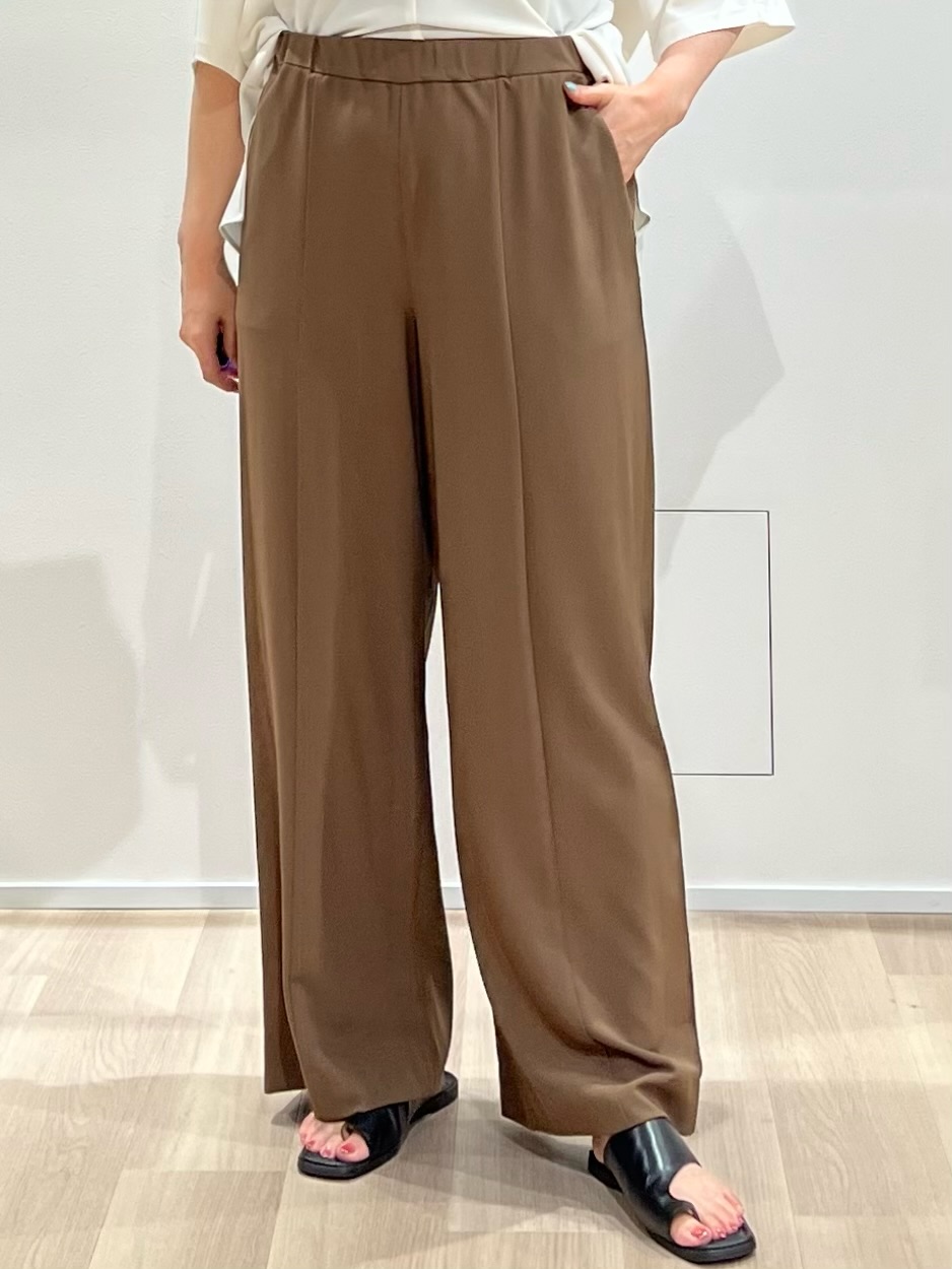 TOMOMIさんの「UNTITLED｜【体型＆二の腕カバー/着る日傘】ドルマントップス」を使ったコーディネート
