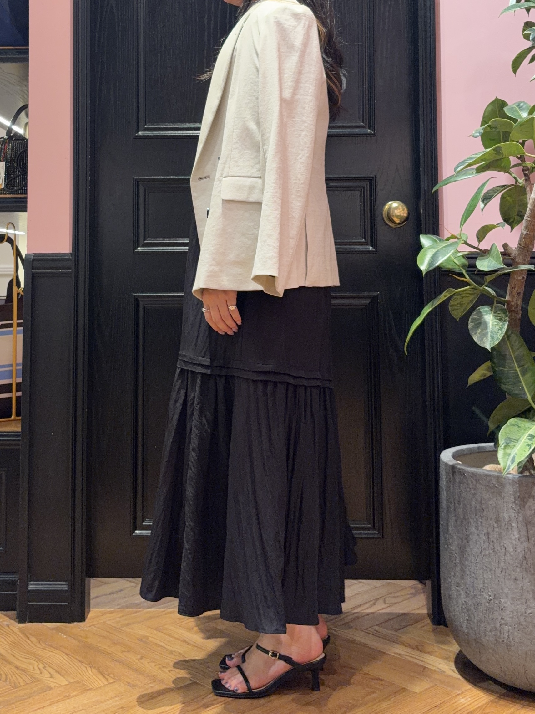SAKAIさんの「DRESSTERIOR｜フレンチスリーブ スキッパーブラウス」を使ったコーディネート