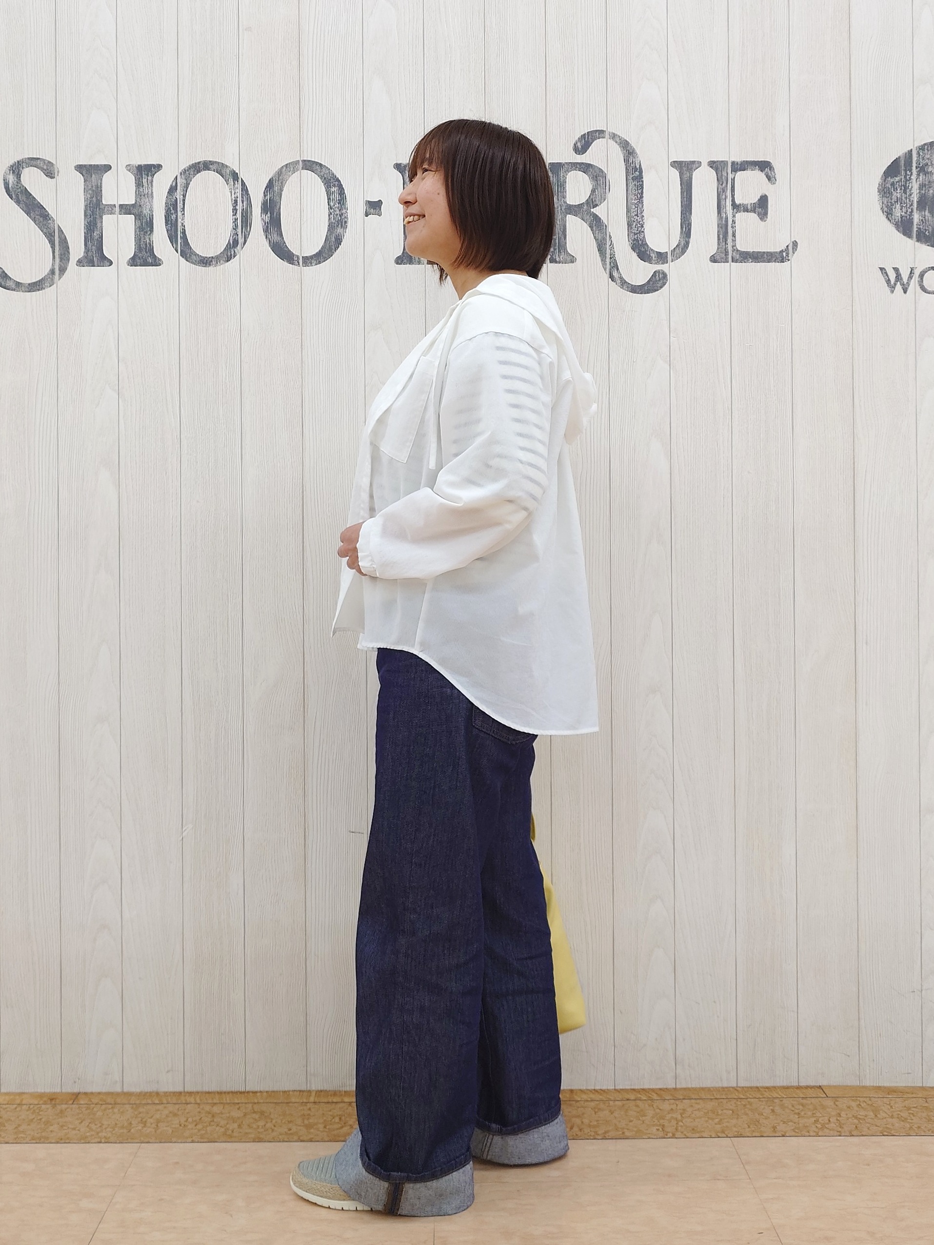 とろろさんの「SHOO･LA･RUE｜【さらり快適/洗濯機可/S-LL】UVカット機能付き ライトな着心地 ひんやりシャツパーカ」を使ったコーディネート