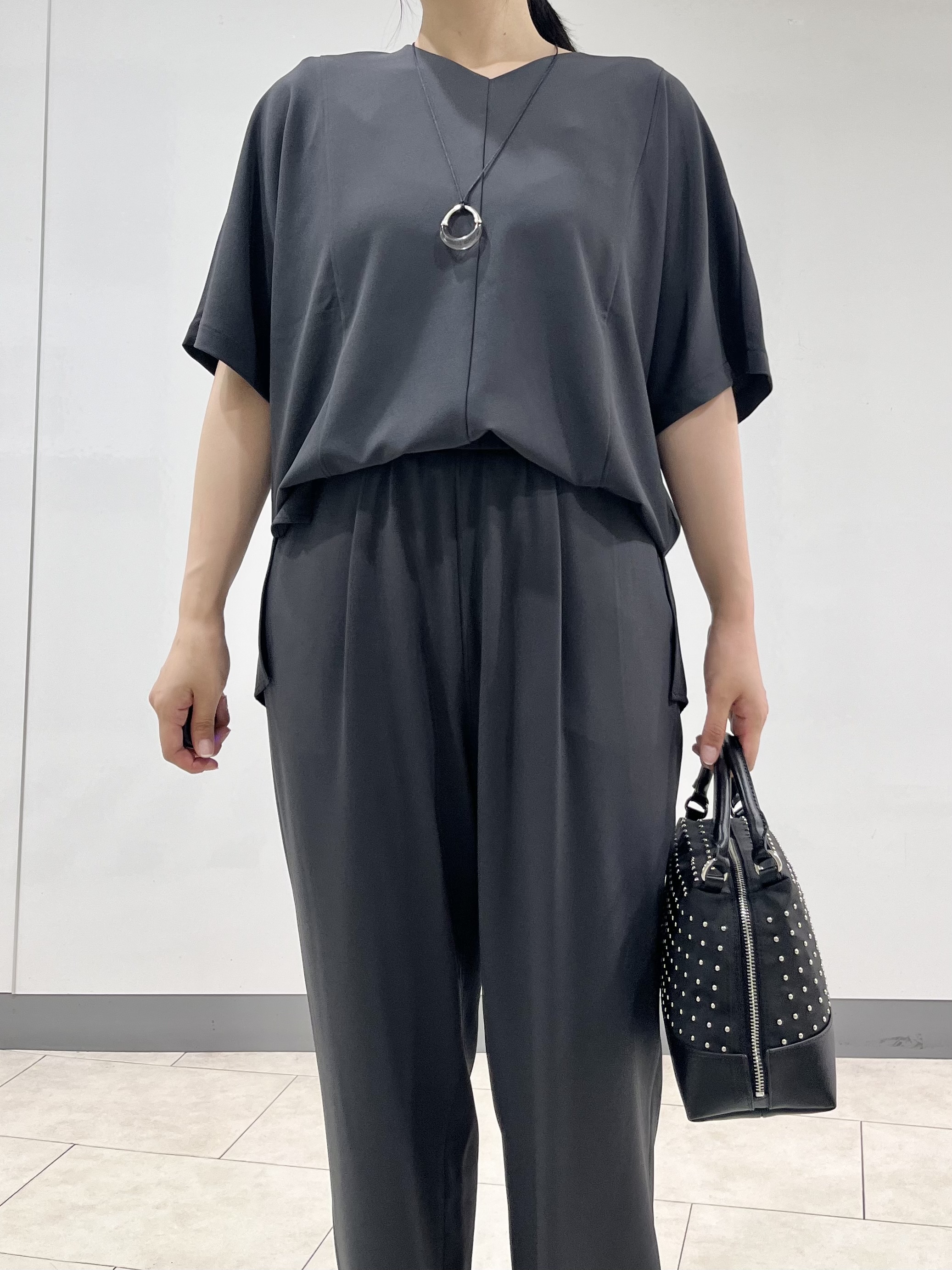 hasuさんの「INDIVI｜【着る日傘】ドルマントップス」を使ったコーディネート