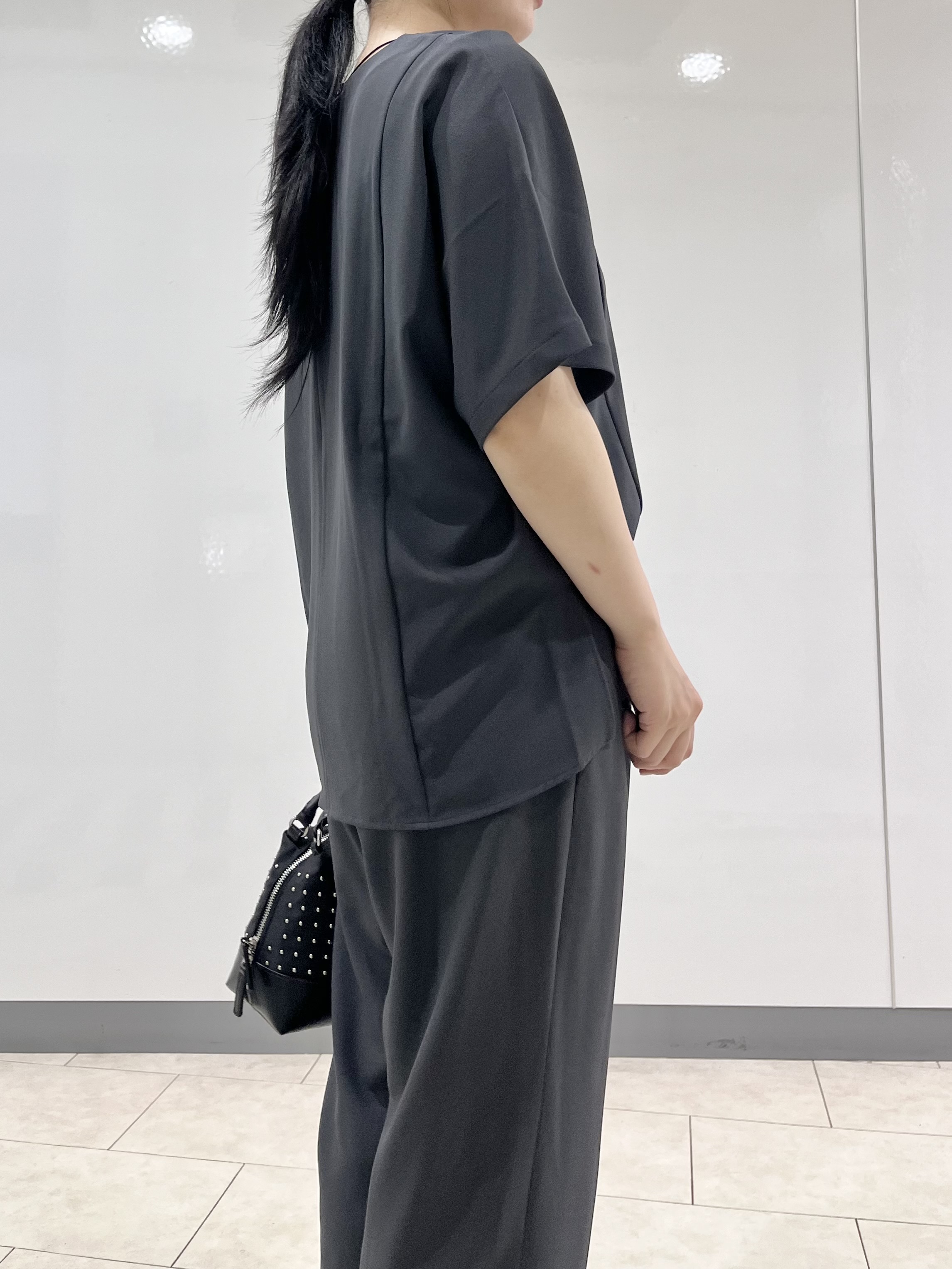 hasuさんの「INDIVI｜【着る日傘】ドルマントップス」を使ったコーディネート