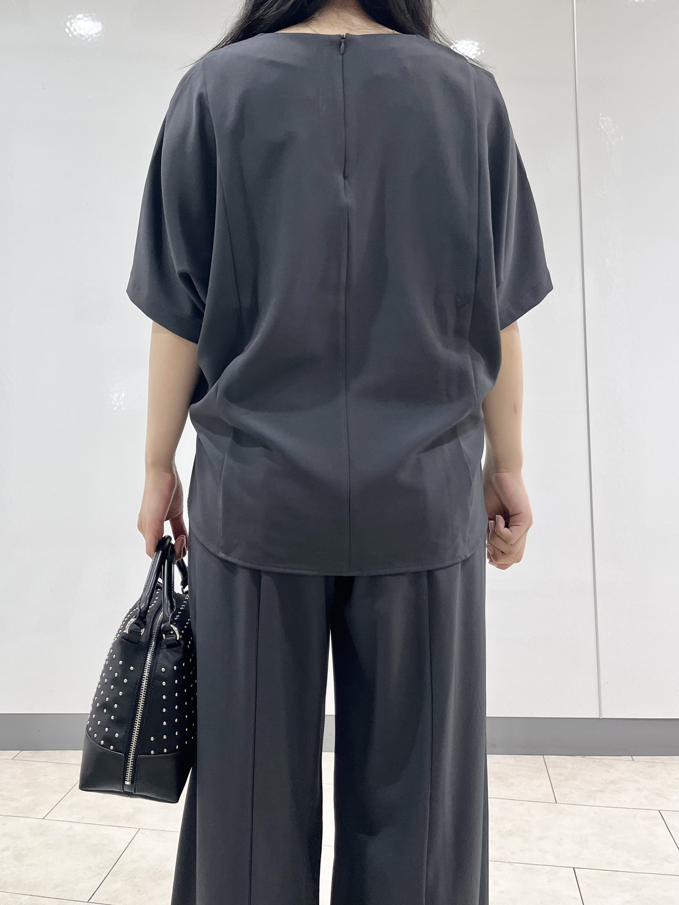 hasuさんの「INDIVI｜【着る日傘】ドルマントップス」を使ったコーディネート