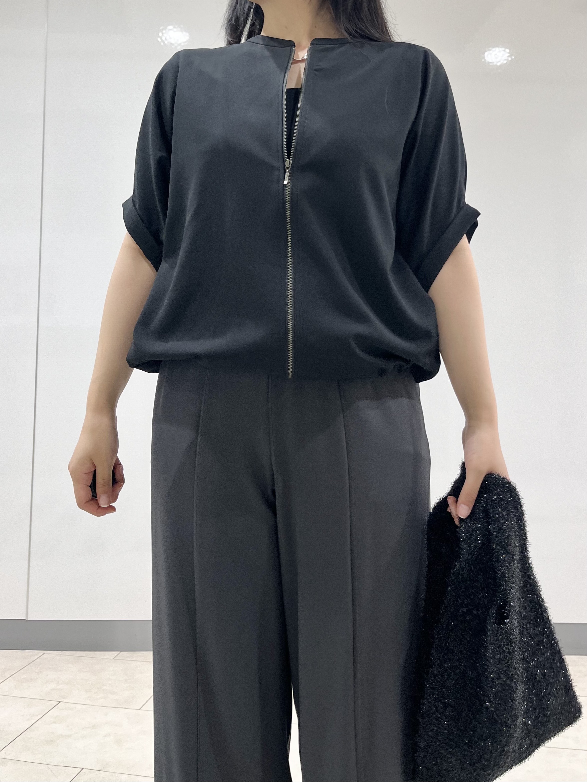 hasuさんの「INDIVI｜【着る日傘】ドルマンフォルムブルゾン」を使ったコーディネート