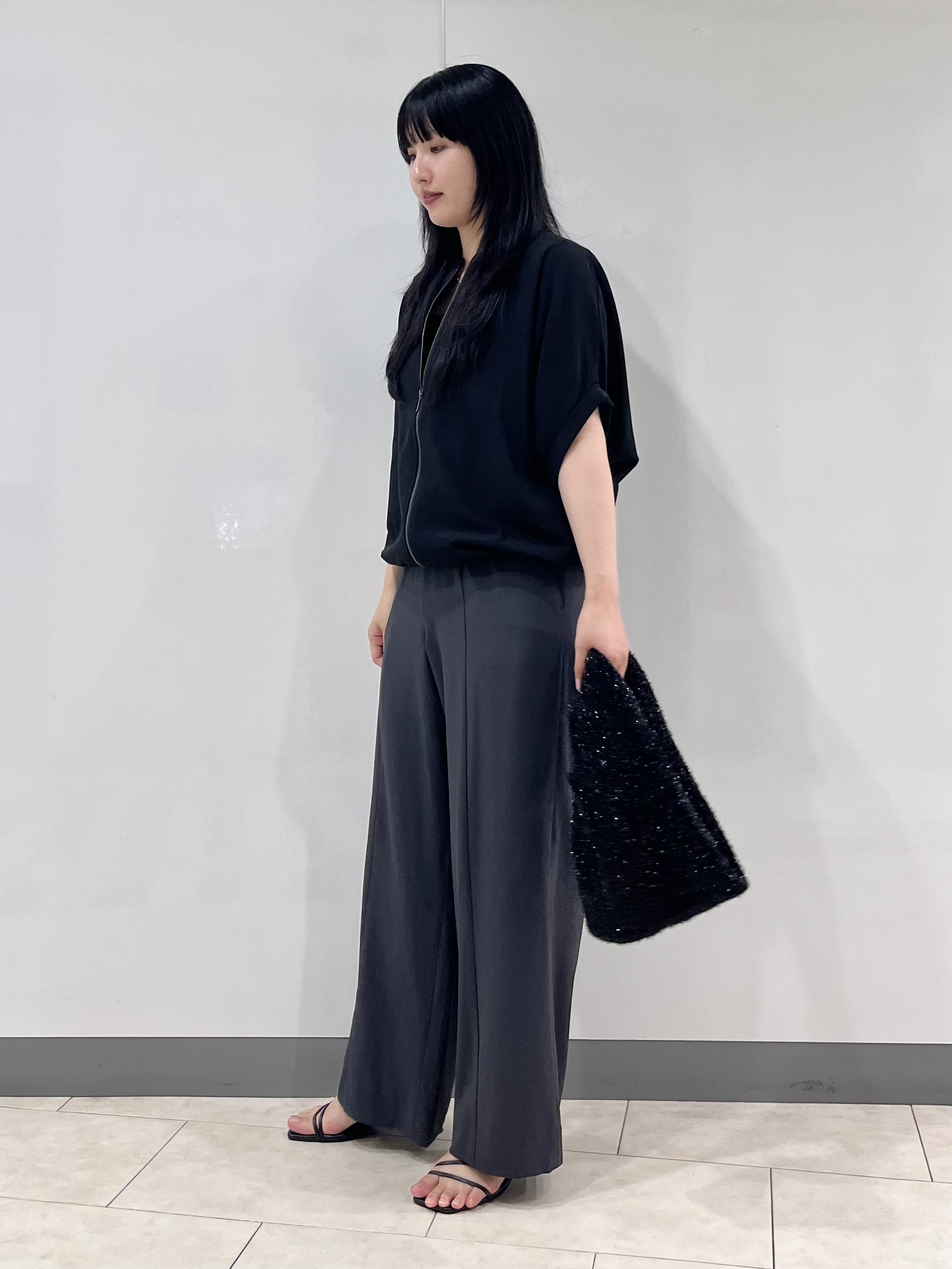 hasuさんの「INDIVI｜【着る日傘】ドルマンフォルムブルゾン」を使ったコーディネート