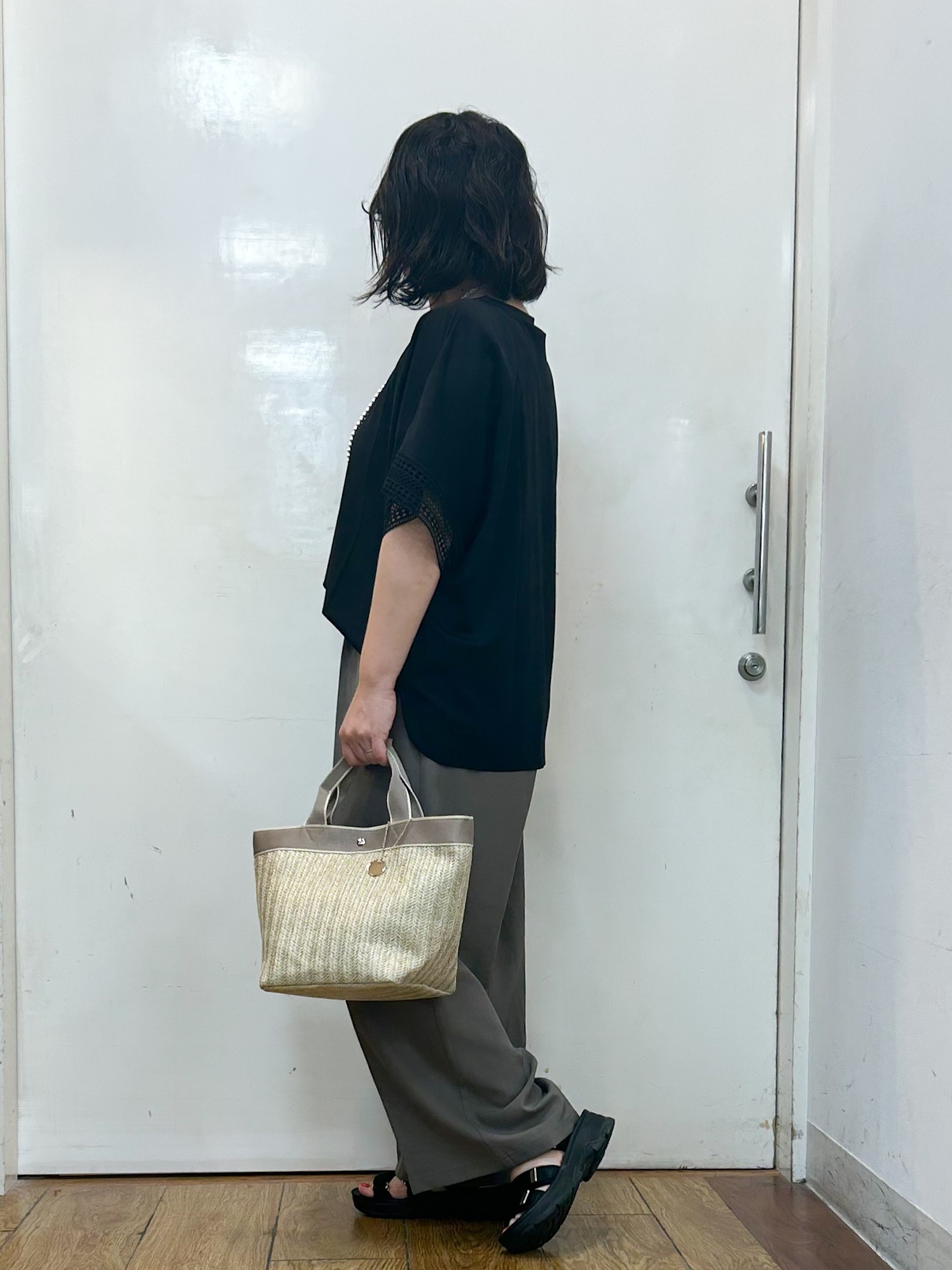 haruさんの「SHOO･LA･RUE｜【ひんやり/UV】お袖レースが上品 ゆったりとろみトップス」を使ったコーディネート