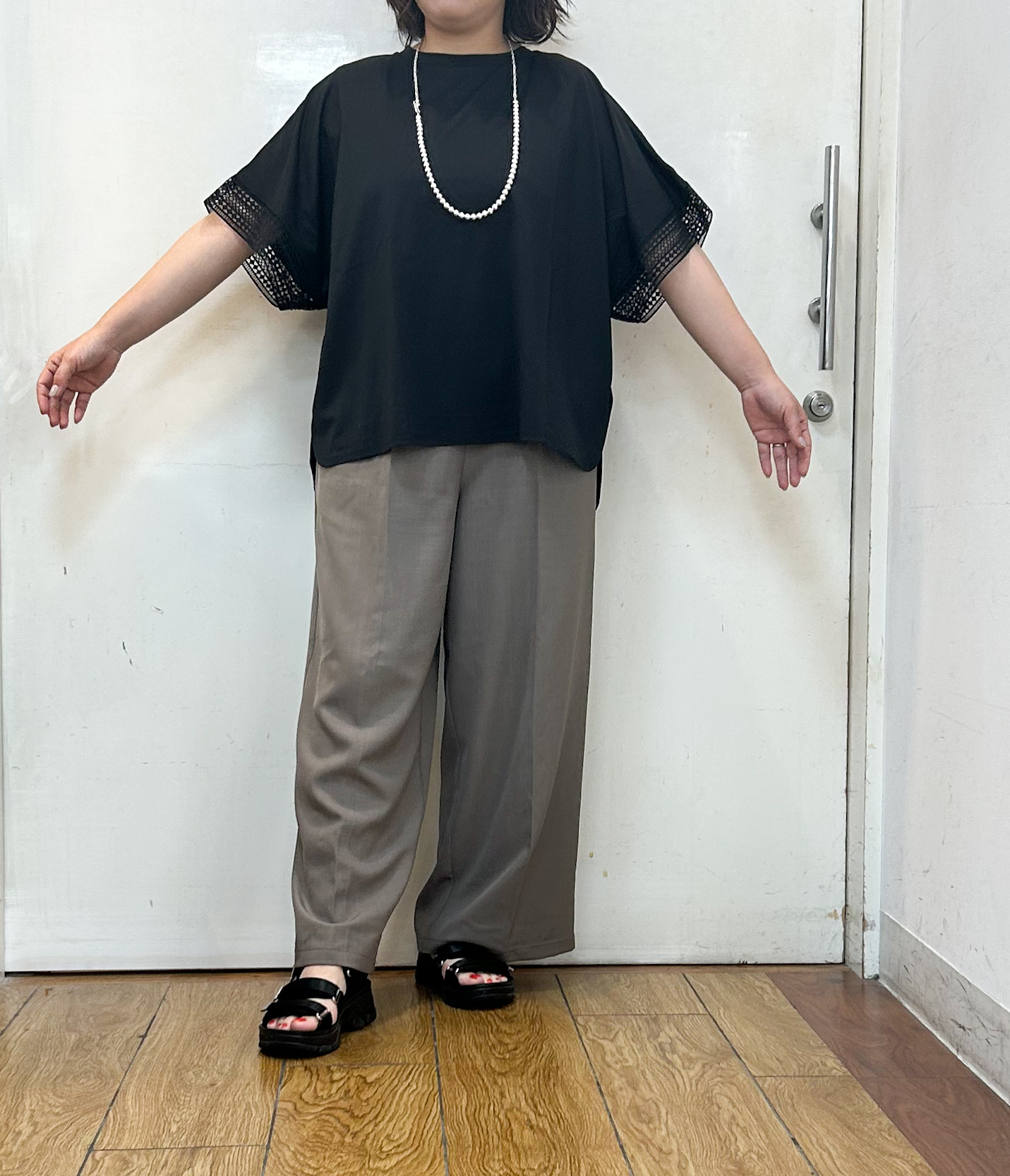 haruさんの「SHOO･LA･RUE｜【ひんやり/UV】お袖レースが上品 ゆったりとろみトップス」を使ったコーディネート