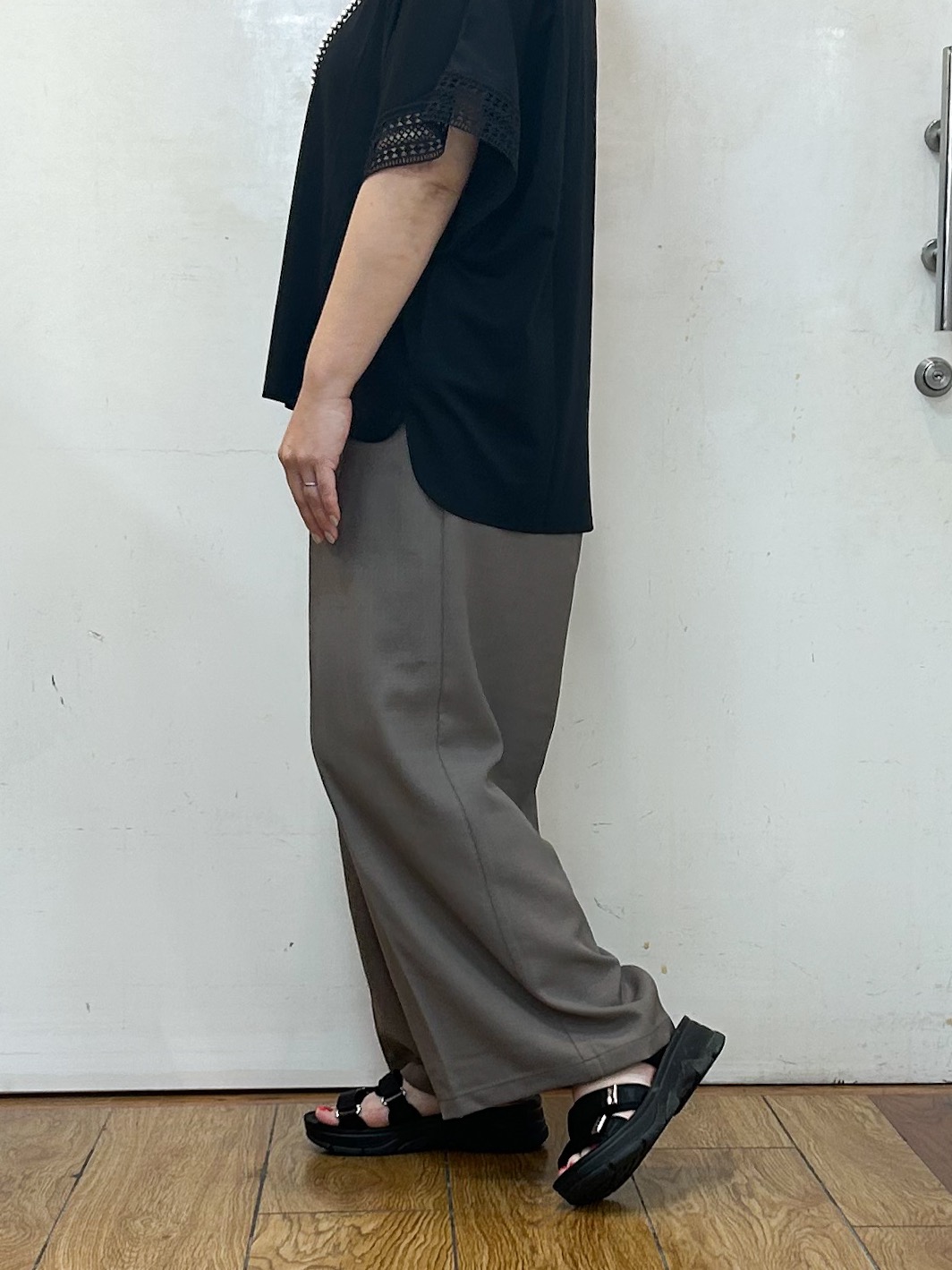 haruさんの「SHOO･LA･RUE｜【ひんやり/UV】お袖レースが上品 ゆったりとろみトップス」を使ったコーディネート
