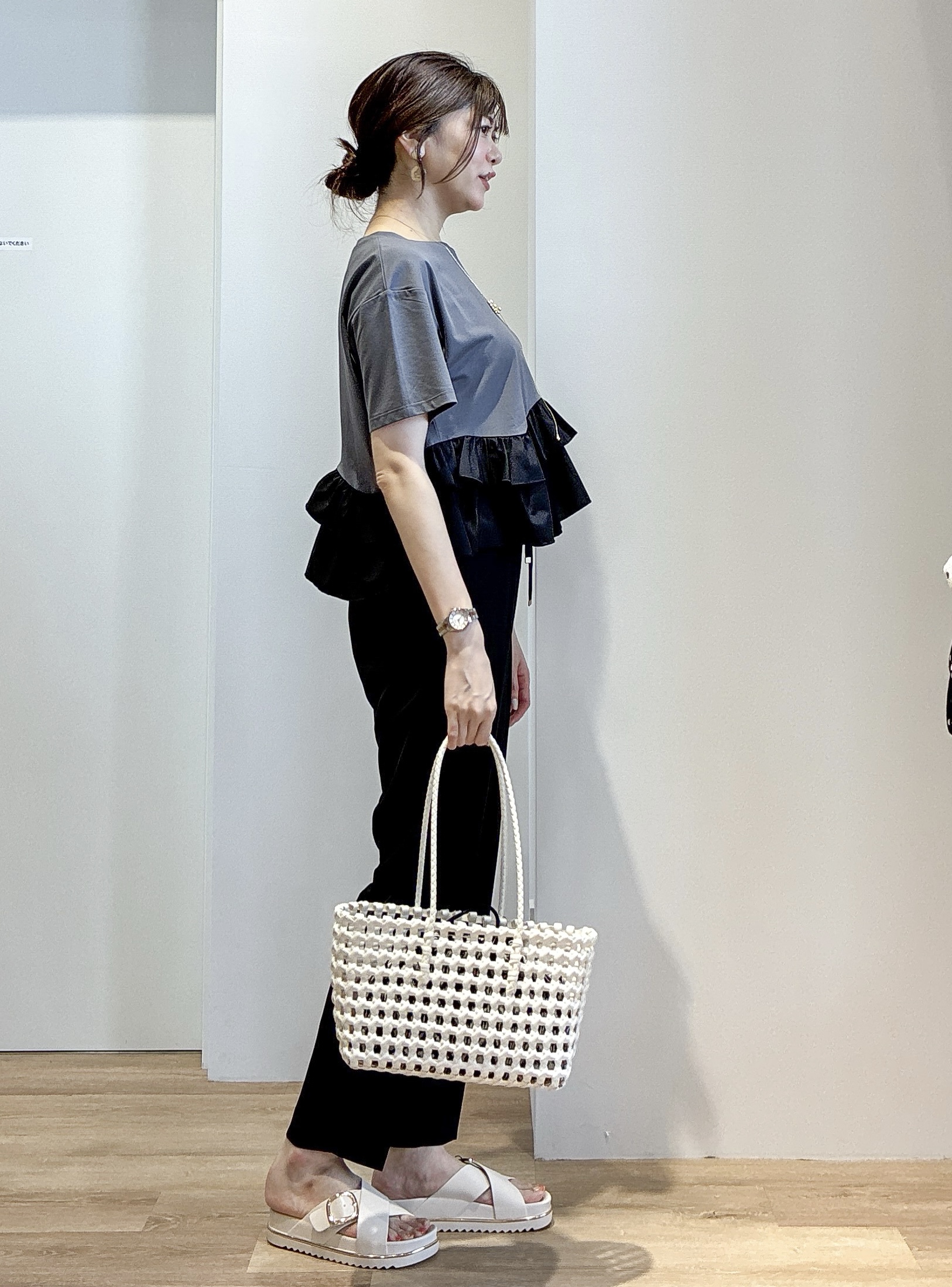 もんちゃんさんの「OPAQUE.CLIP｜裾フリルドッキングTシャツ【洗濯機OK】」を使ったコーディネート