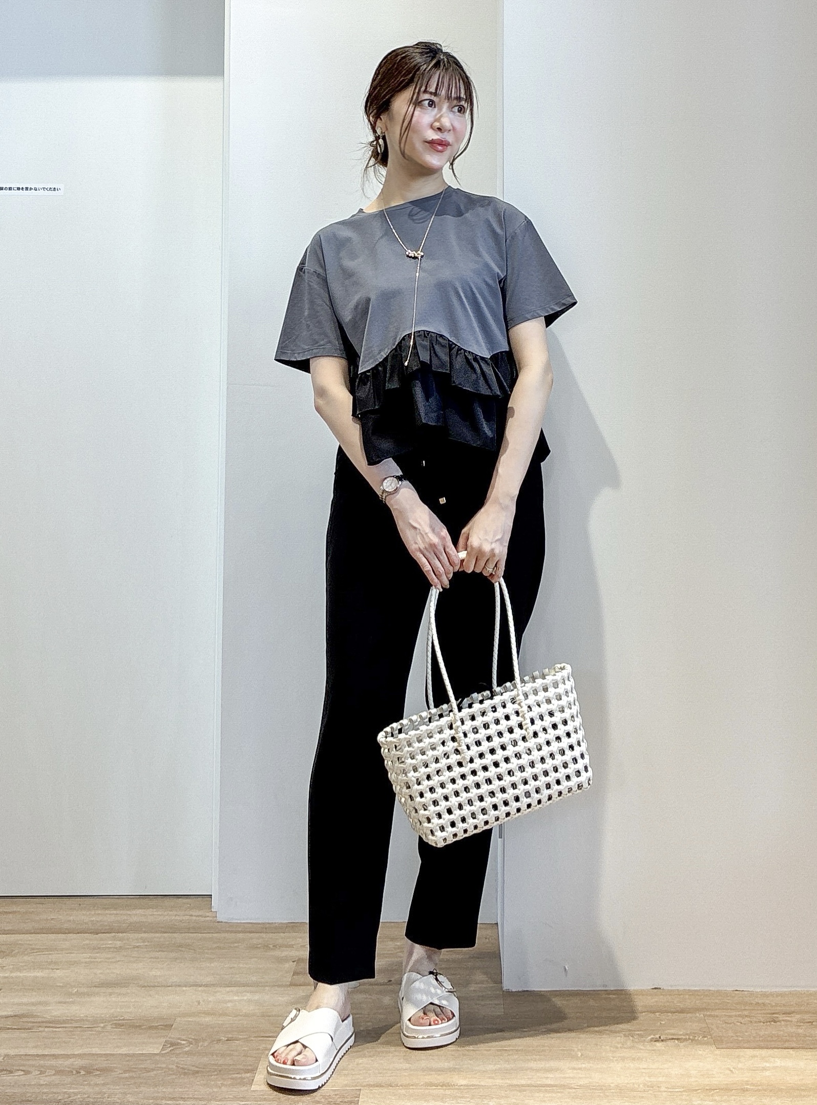 もんちゃんさんの「OPAQUE.CLIP｜裾フリルドッキングTシャツ【洗濯機OK】」を使ったコーディネート