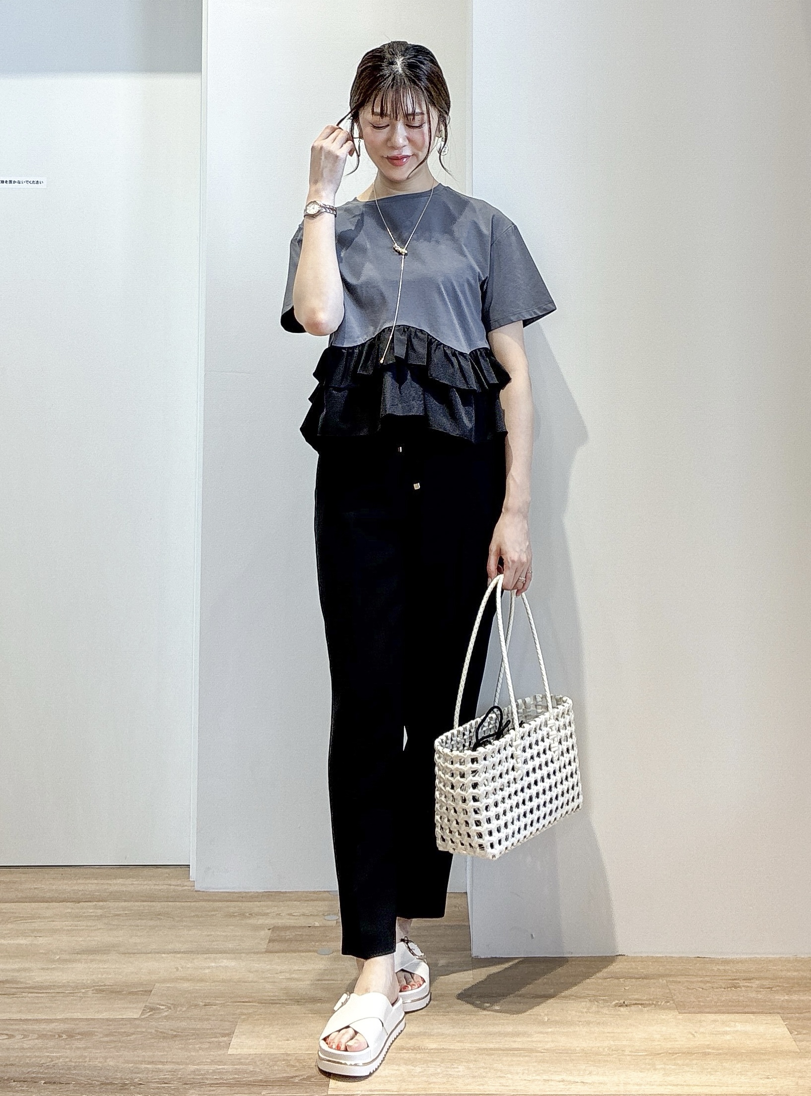 もんちゃんさんの「OPAQUE.CLIP｜裾フリルドッキングTシャツ【洗濯機OK】」を使ったコーディネート