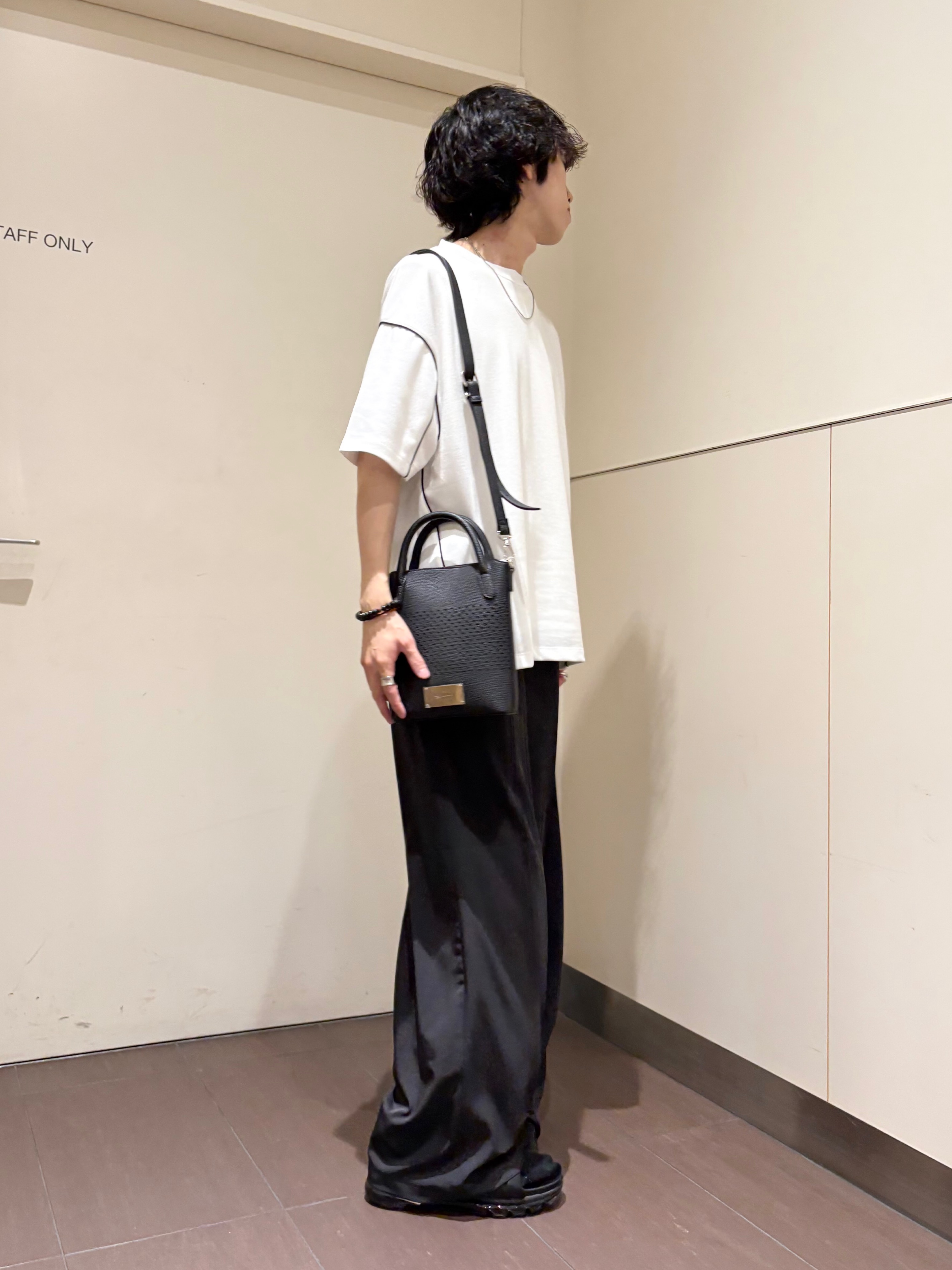 ナノシーさんの「tk.TAKEO KIKUCHI｜パイピングカットソー」を使ったコーディネート