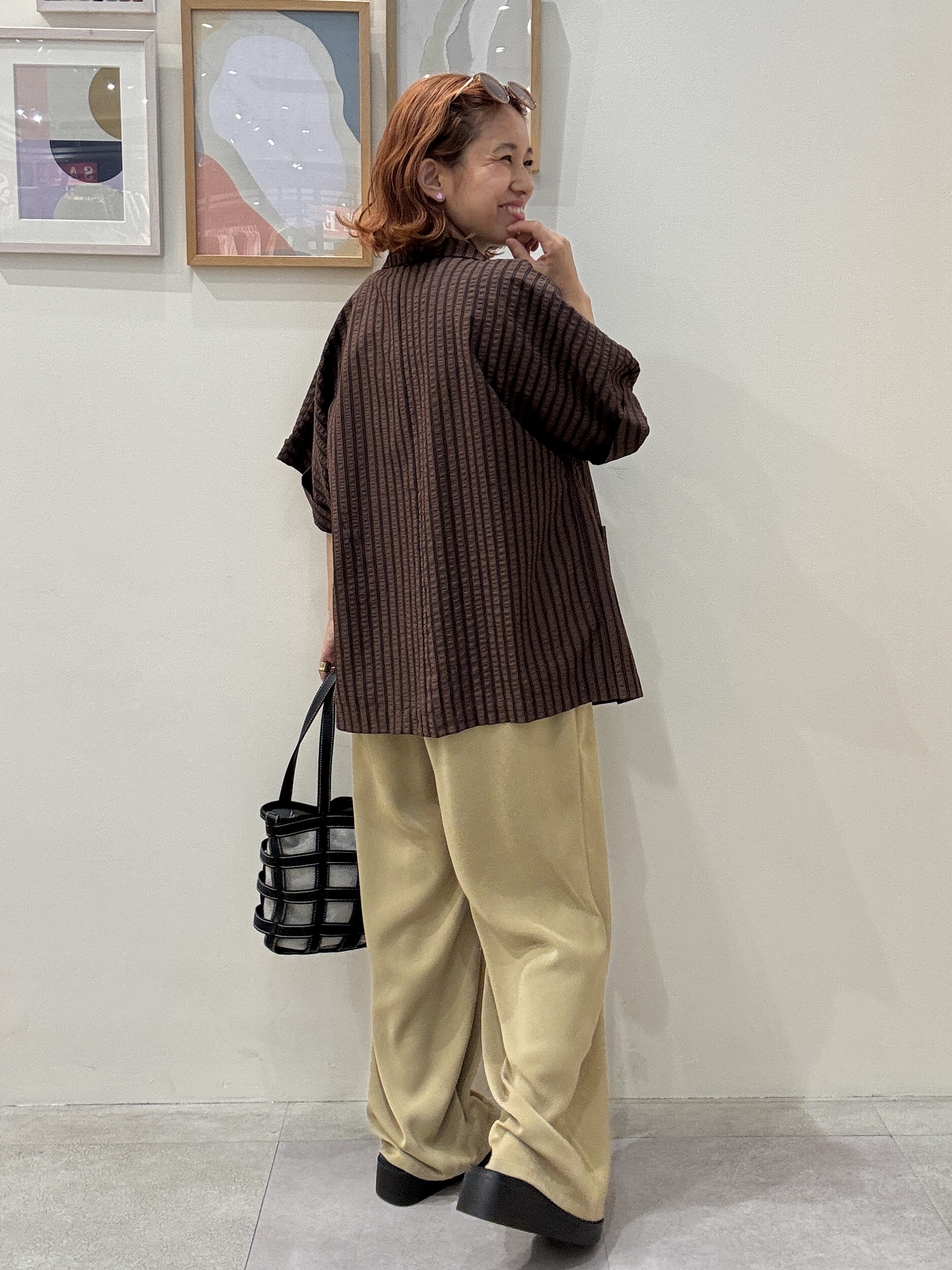 たけぴさんの「SHOO･LA･RUE｜【ひんやり/吸水速乾/セットアップ可】羽織るだけで主役になる サッカーストライプシャツジャケット」を使ったコーディネート