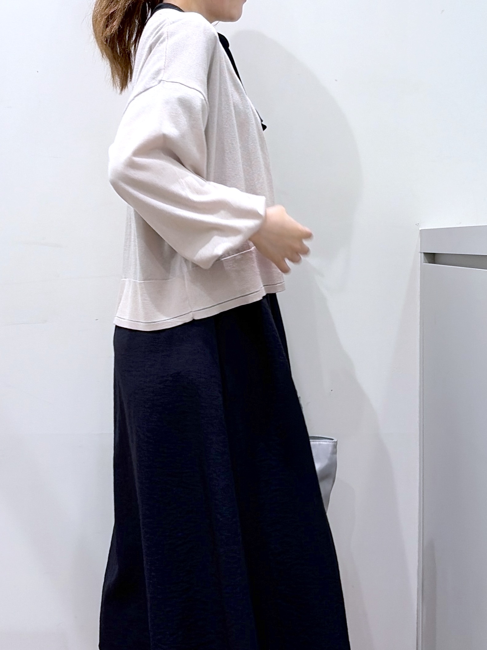 Junさんの「index｜【接触冷感】シアーショートトッパーカーディガン《洗濯機OK／抗ピル》」を使ったコーディネート