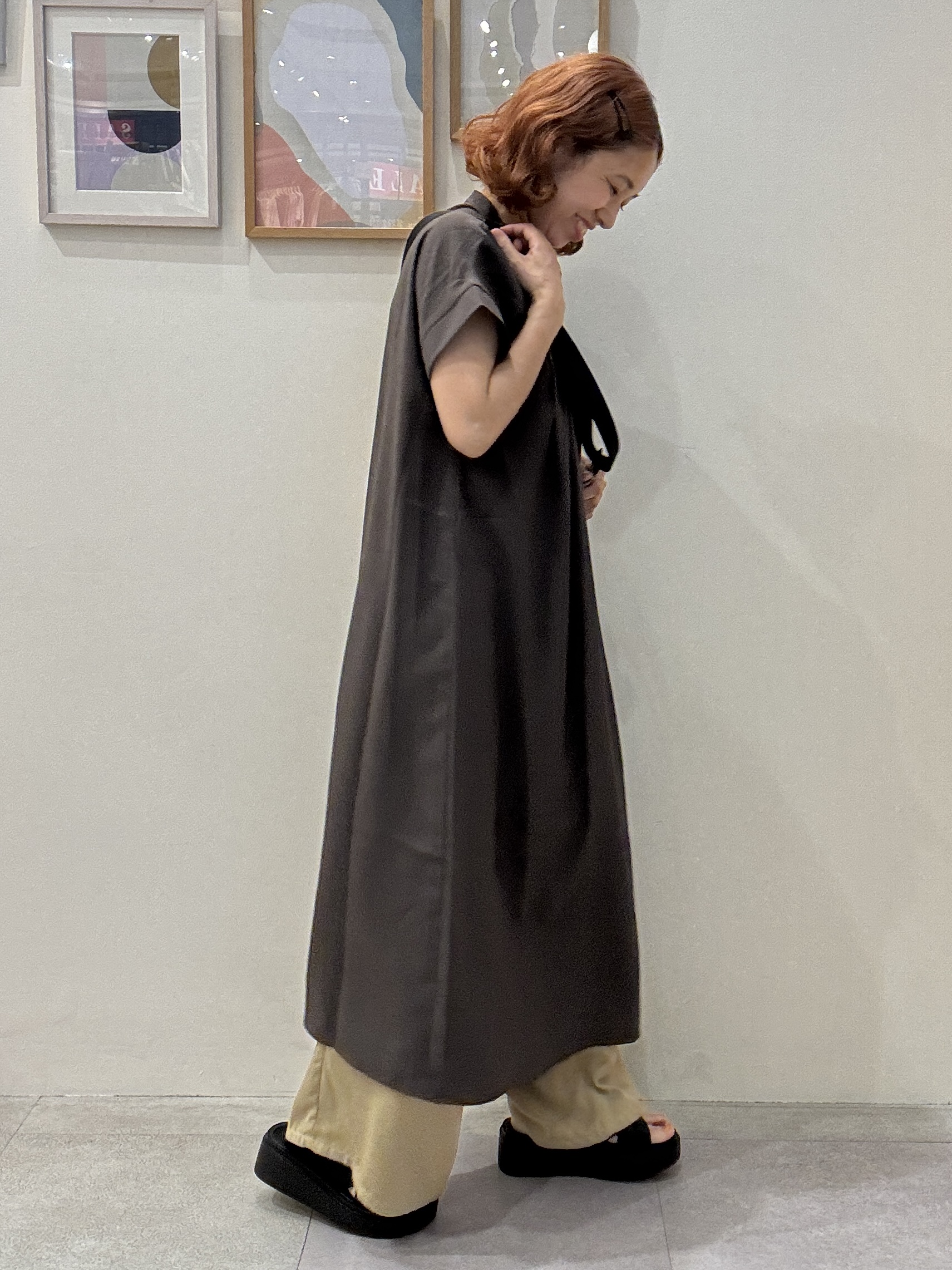 たけぴさんの「SHOO･LA･RUE｜【S-LL/洗濯機可】ピンタックデザインがサマ見え Aラインワンピース」を使ったコーディネート