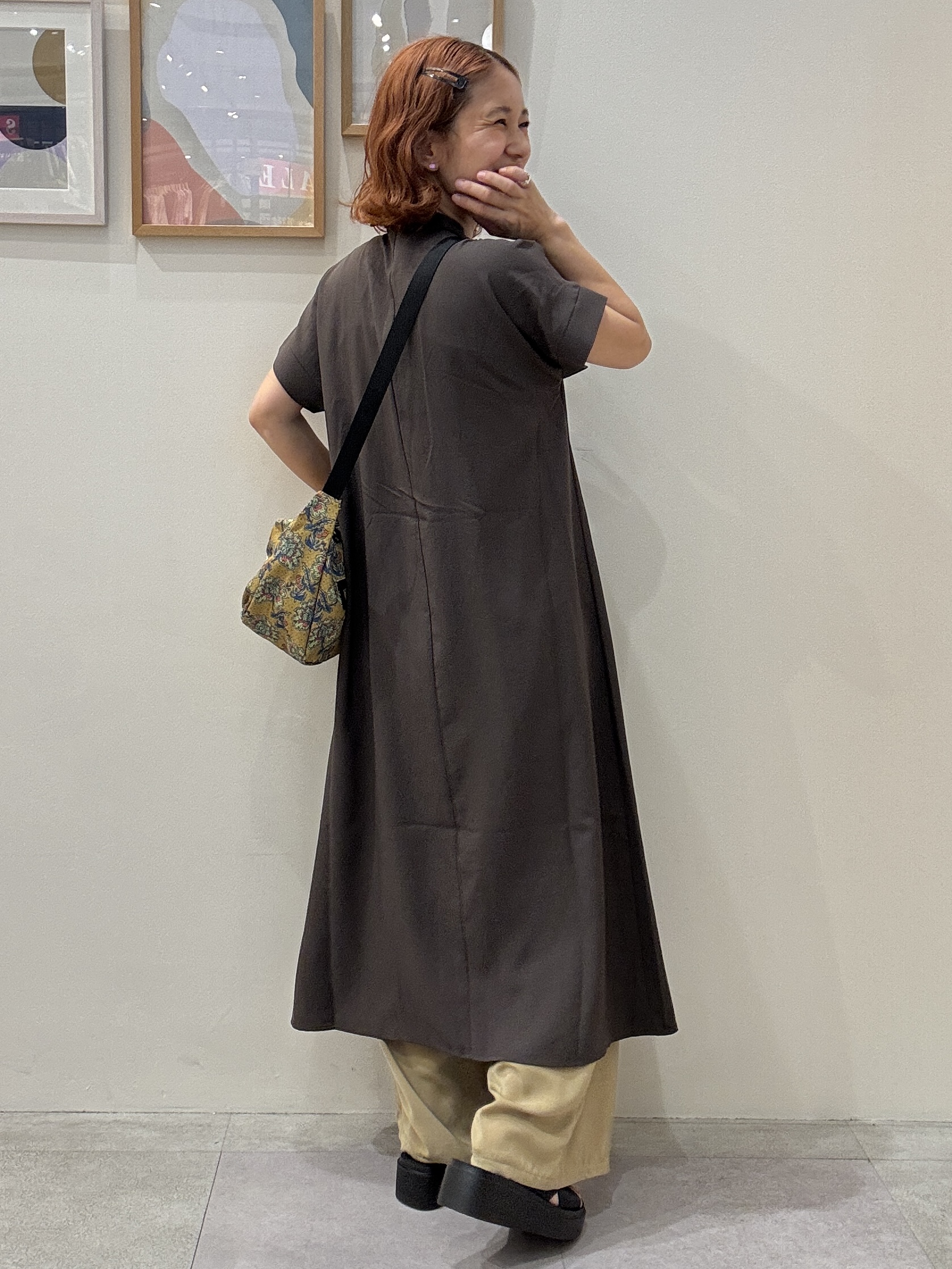 たけぴさんの「SHOO･LA･RUE｜【S-LL/洗濯機可】ピンタックデザインがサマ見え Aラインワンピース」を使ったコーディネート