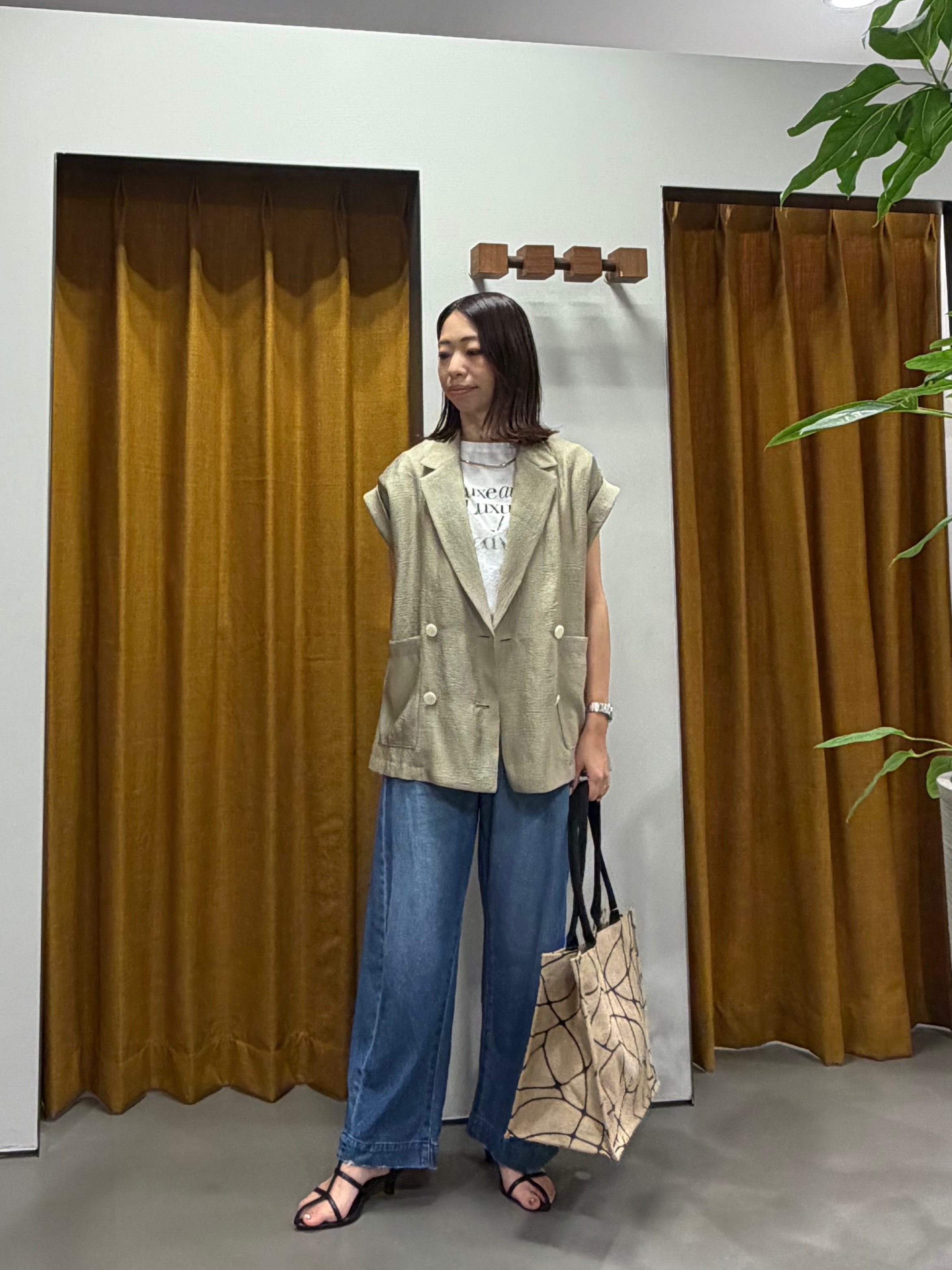 Mikoさんの「INDIVI｜ワッシャーシアー半袖ダブルジャケット」を使ったコーディネート