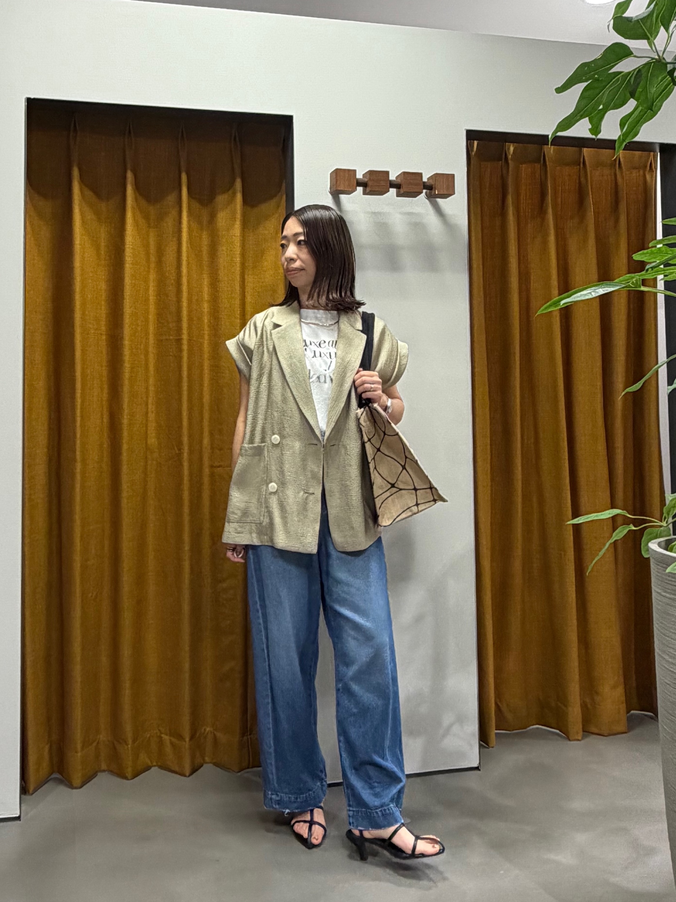 Mikoさんの「INDIVI｜ワッシャーシアー半袖ダブルジャケット」を使ったコーディネート