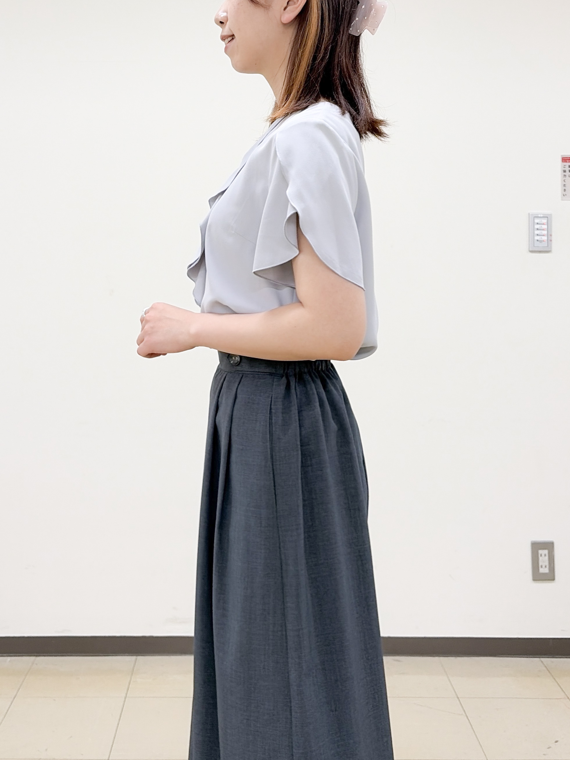 yurinaさんの「index｜【UV／吸水速乾】フリルフレアスリーブブラウス《汗ジミ防止／透け防止／洗濯機OK》」を使ったコーディネート