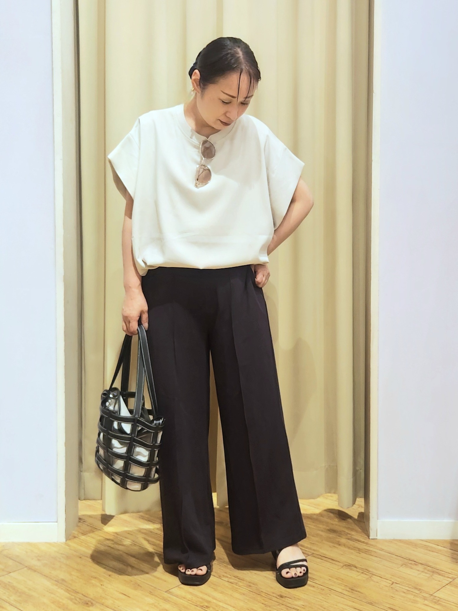 くまさんの「SHOO･LA･RUE｜【洗濯機可/体型カバー】インせずこなれる ふんわり裾バルーントップス」を使ったコーディネート
