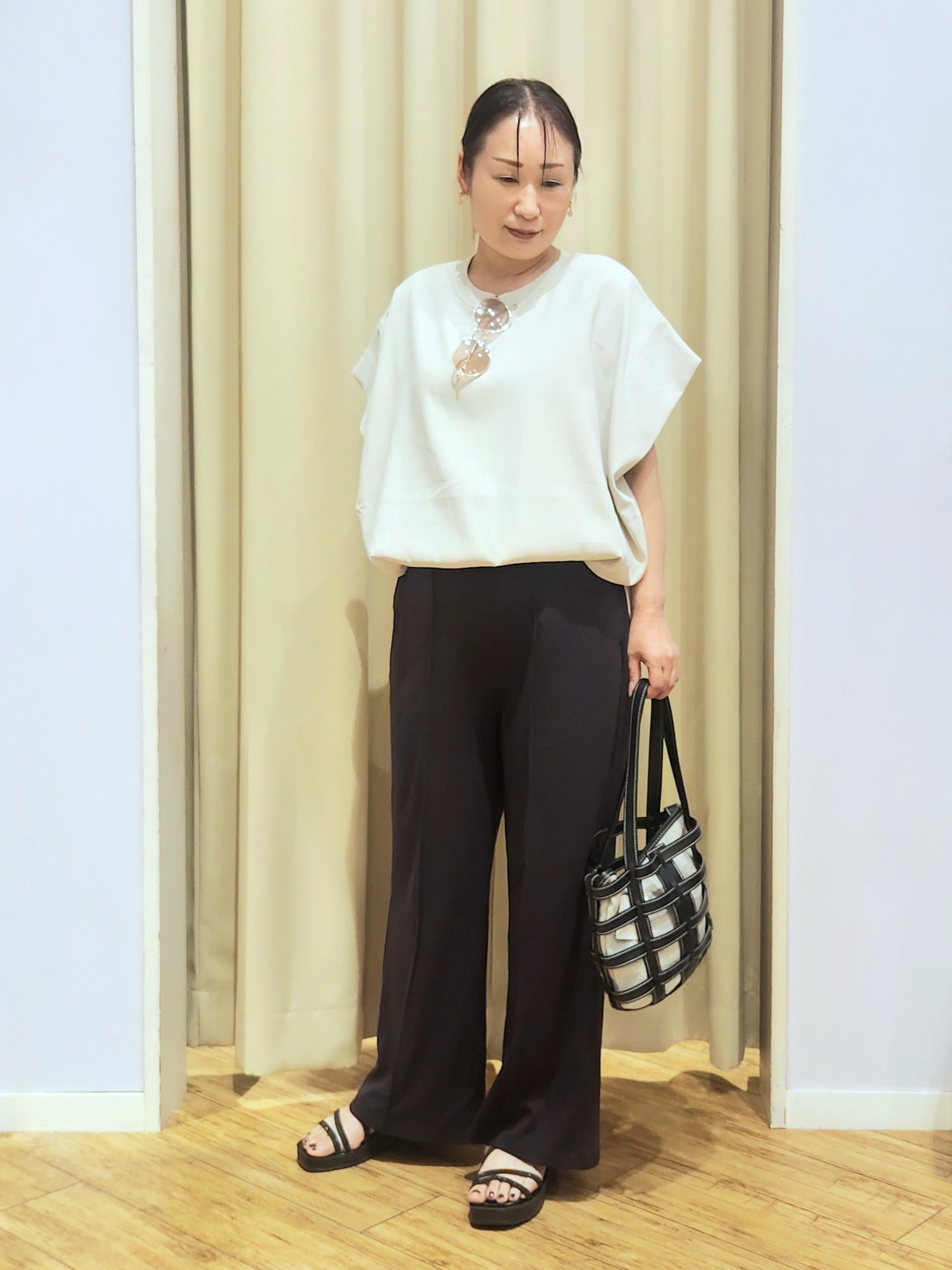 くまさんの「SHOO･LA･RUE｜【洗濯機可/体型カバー】インせずこなれる ふんわり裾バルーントップス」を使ったコーディネート