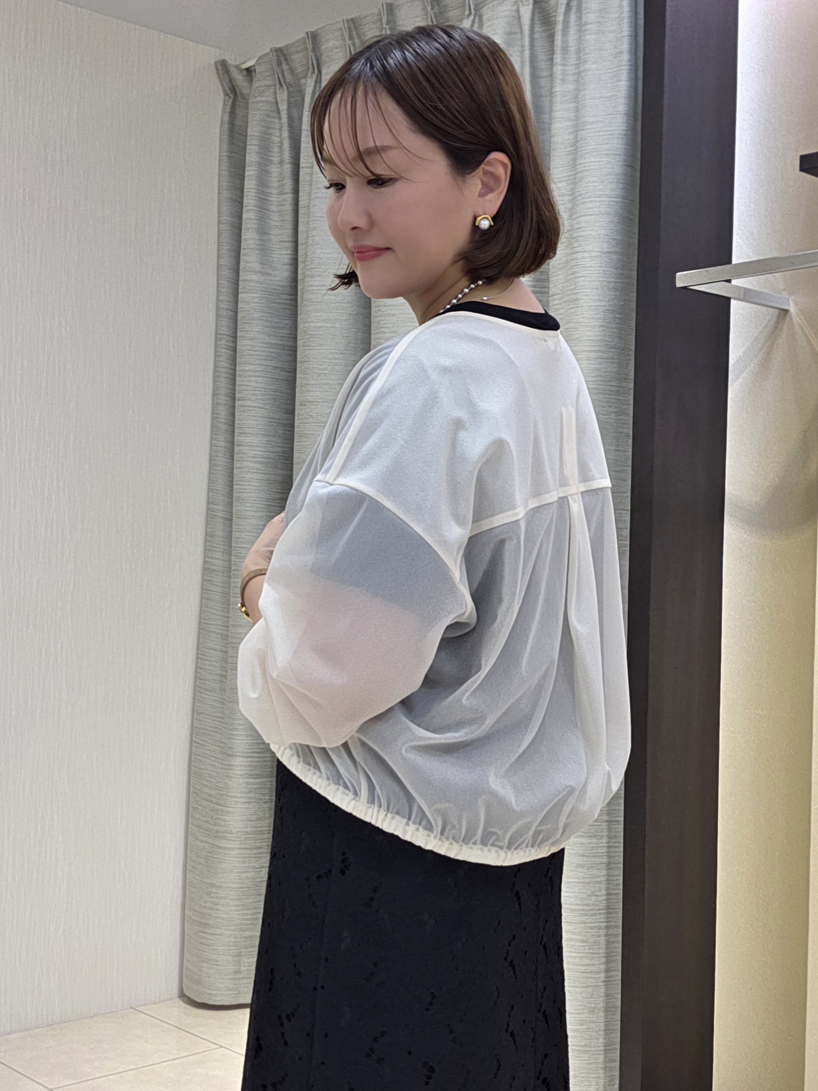 naokoさんの「UNTITLED｜トリコットシアーブラウス」を使ったコーディネート
