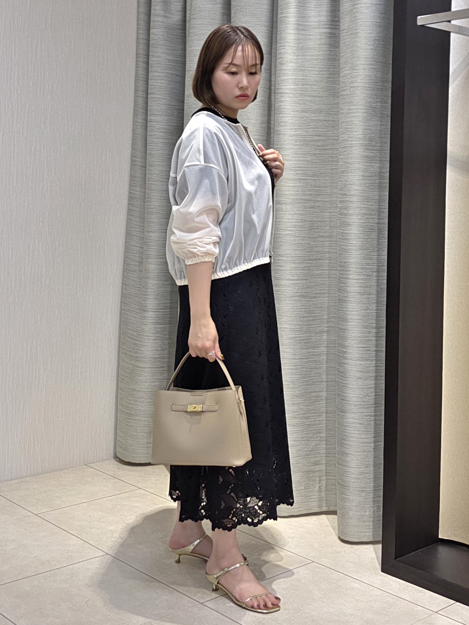 naokoさんの「UNTITLED｜トリコットシアーブラウス」を使ったコーディネート