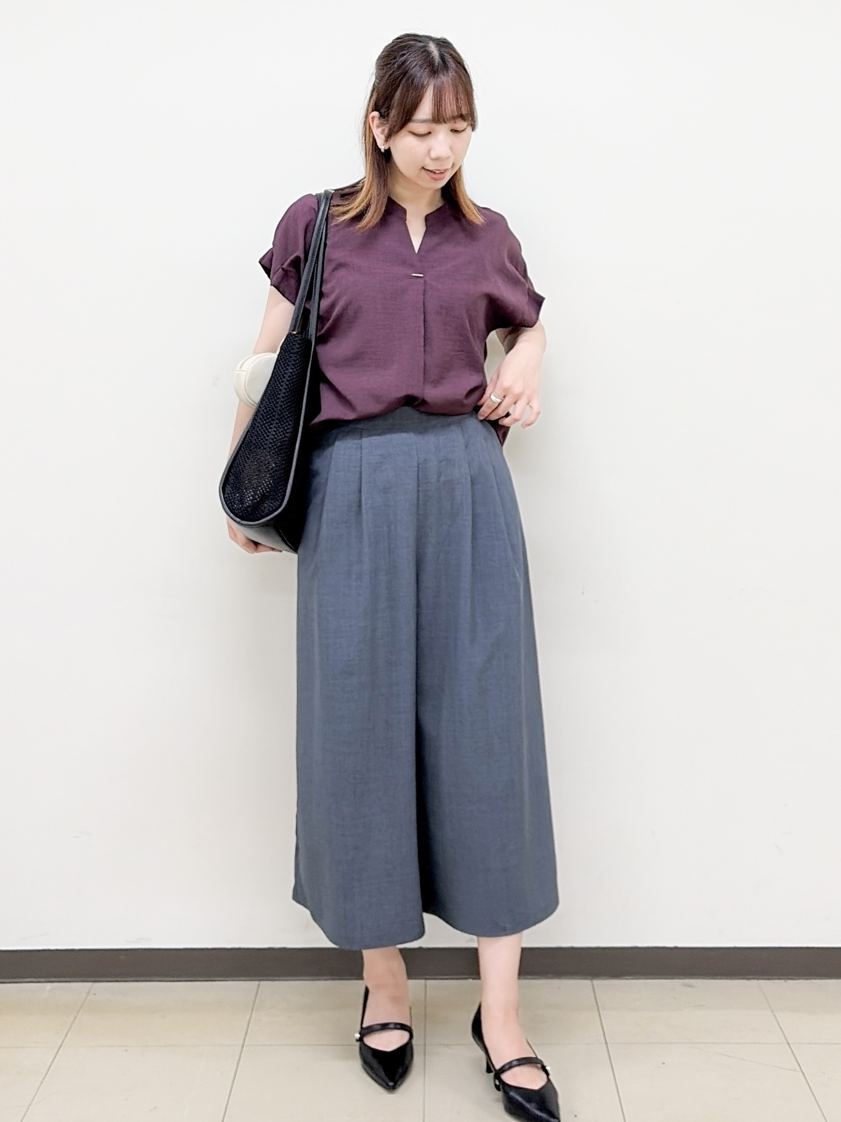 yurinaさんの「index｜【接触冷感／吸水速乾】タックスキッパーブラウス《防シワ／イージーアイロン／洗濯機OK／9col》」を使ったコーディネート