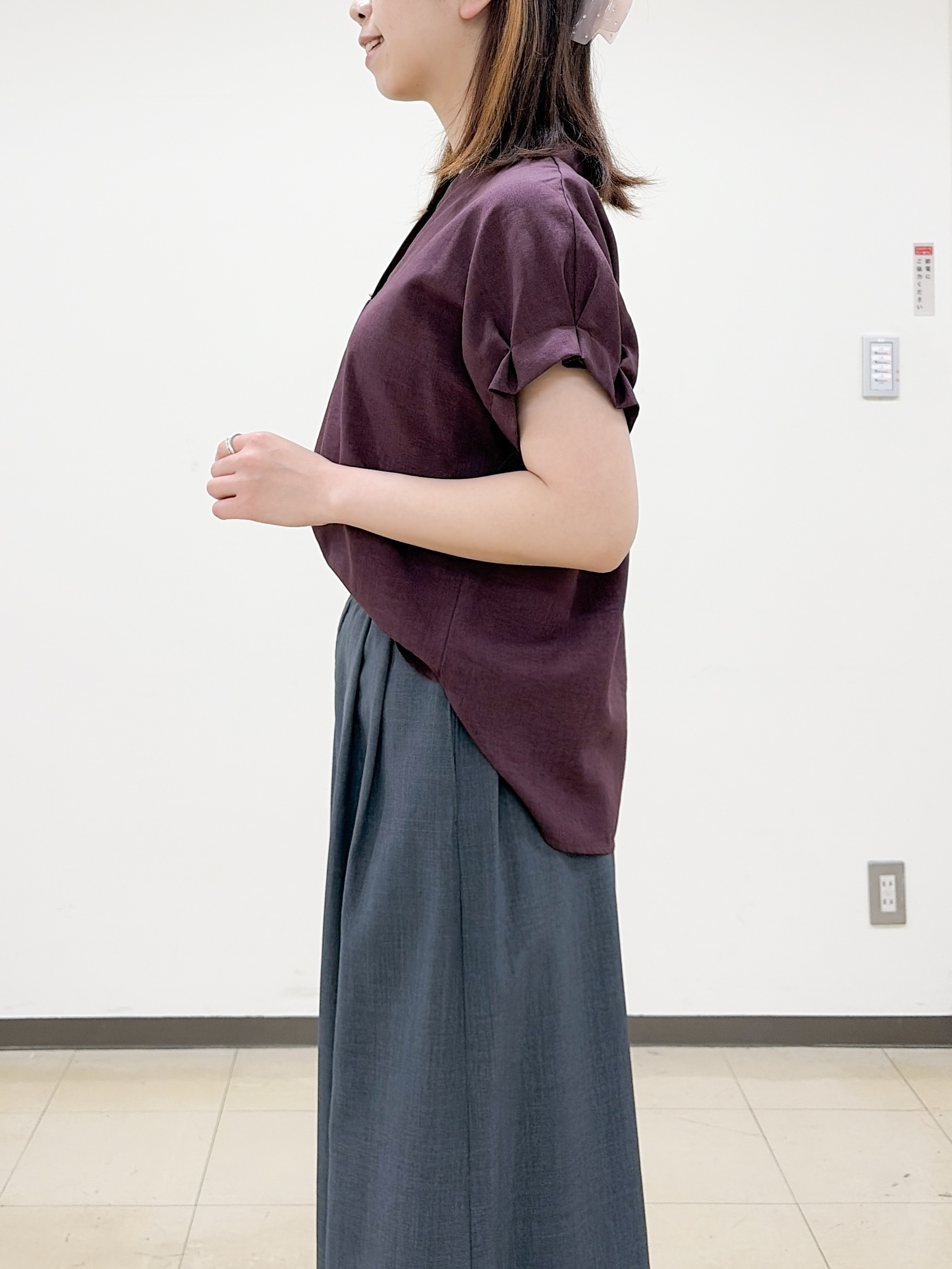 yurinaさんの「index｜【接触冷感／吸水速乾】タックスキッパーブラウス《防シワ／イージーアイロン／洗濯機OK／9col》」を使ったコーディネート