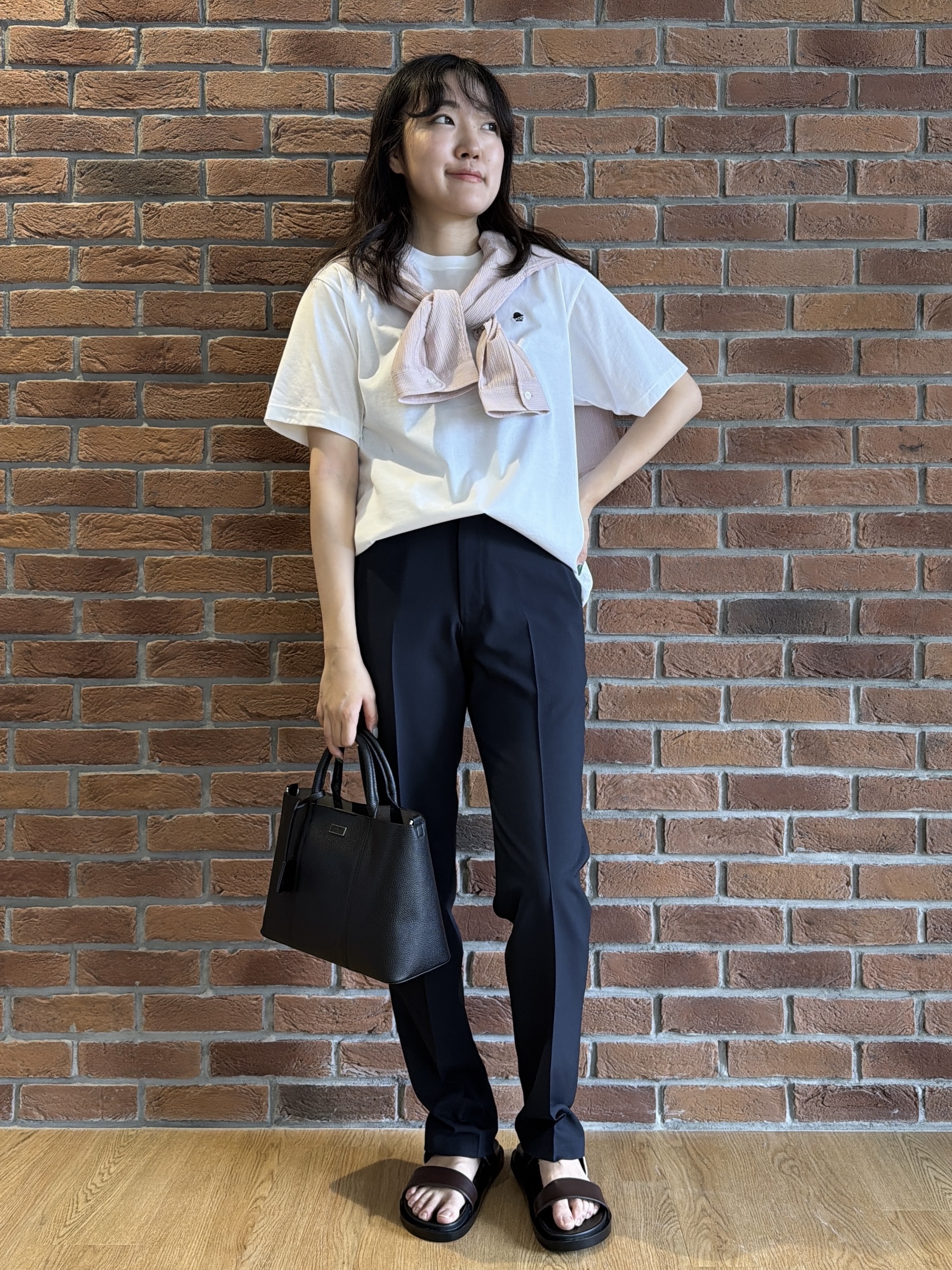 Akutagawaさんの「TAKEO KIKUCHI｜【日本製】ワンポイント刺繍 半袖Tシャツ」を使ったコーディネート