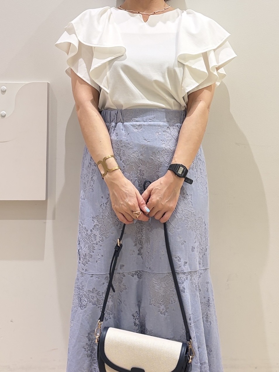 YUKOさんの「index｜【接触冷感】ダブルフレアキーネックトップス《UVケア／洗濯機OK》」を使ったコーディネート